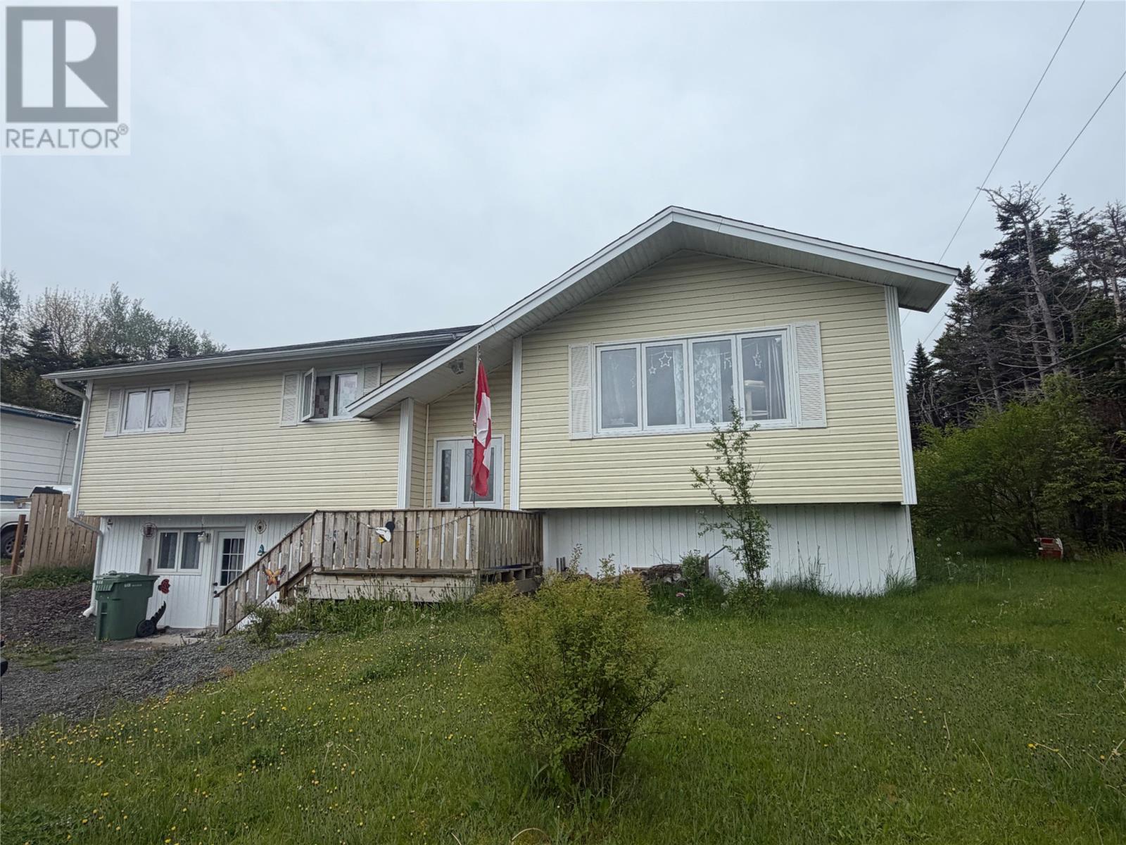MLS® listing #30006895 for sale located at 231-233 Creston Boulevard