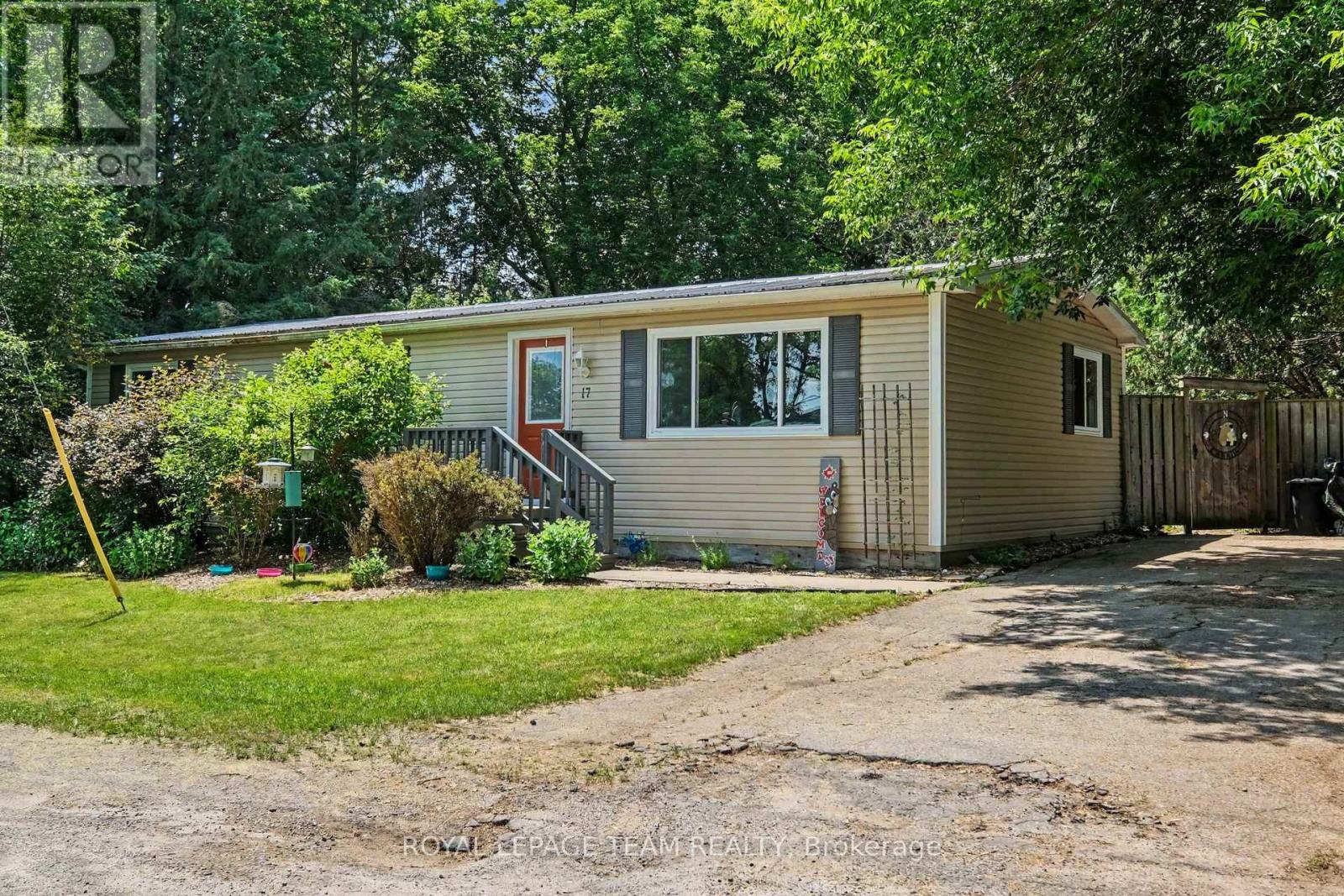 MLS® listing #30007118 for sale located at 17 CASSELL LANE