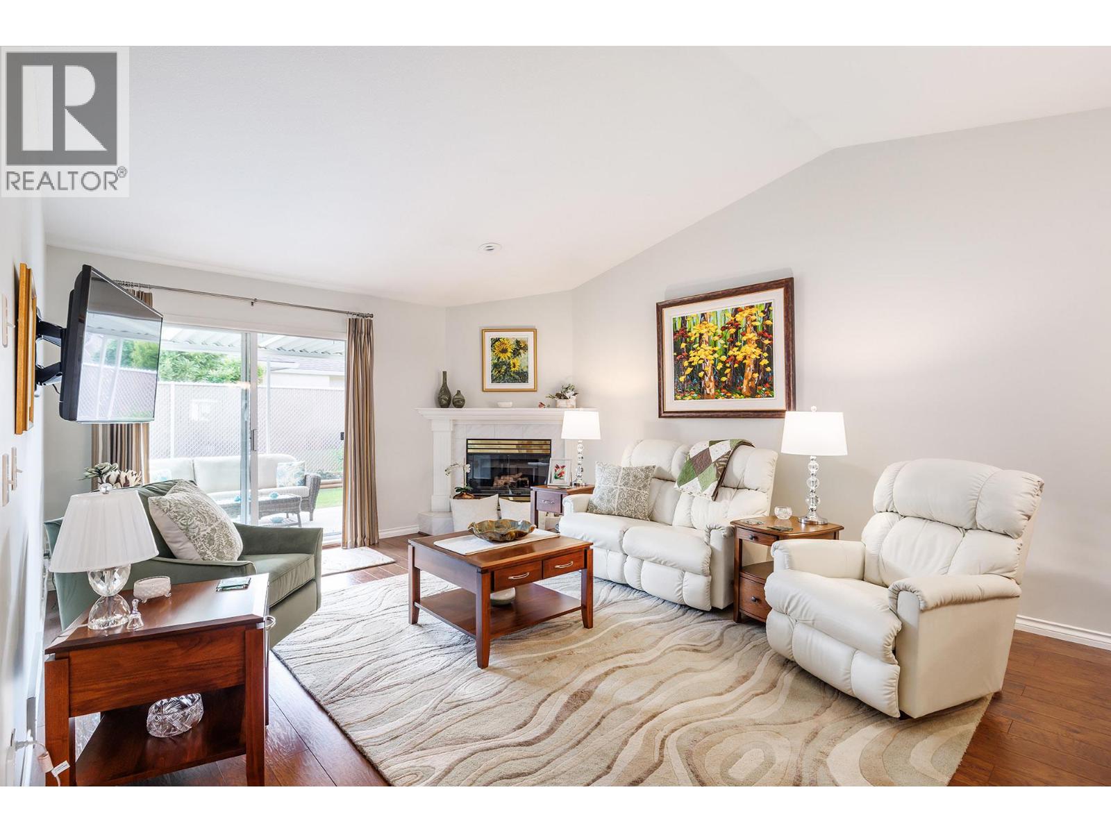 MLS® listing #30007694 for sale located at 1874 Parkview Crescent Unit# 39