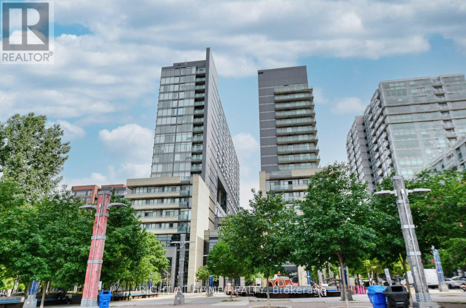 MLS® listing #30008840 for sale located at 1511 - 36 LISGAR STREET