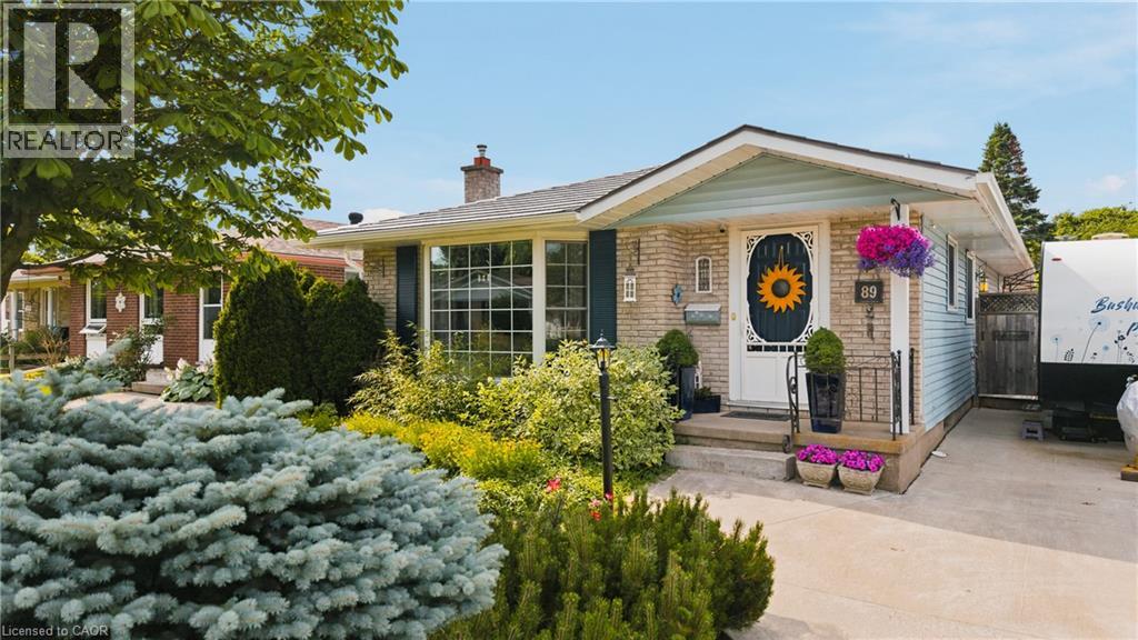 MLS® listing #30009571 for sale located at 89 GENEVA Crescent