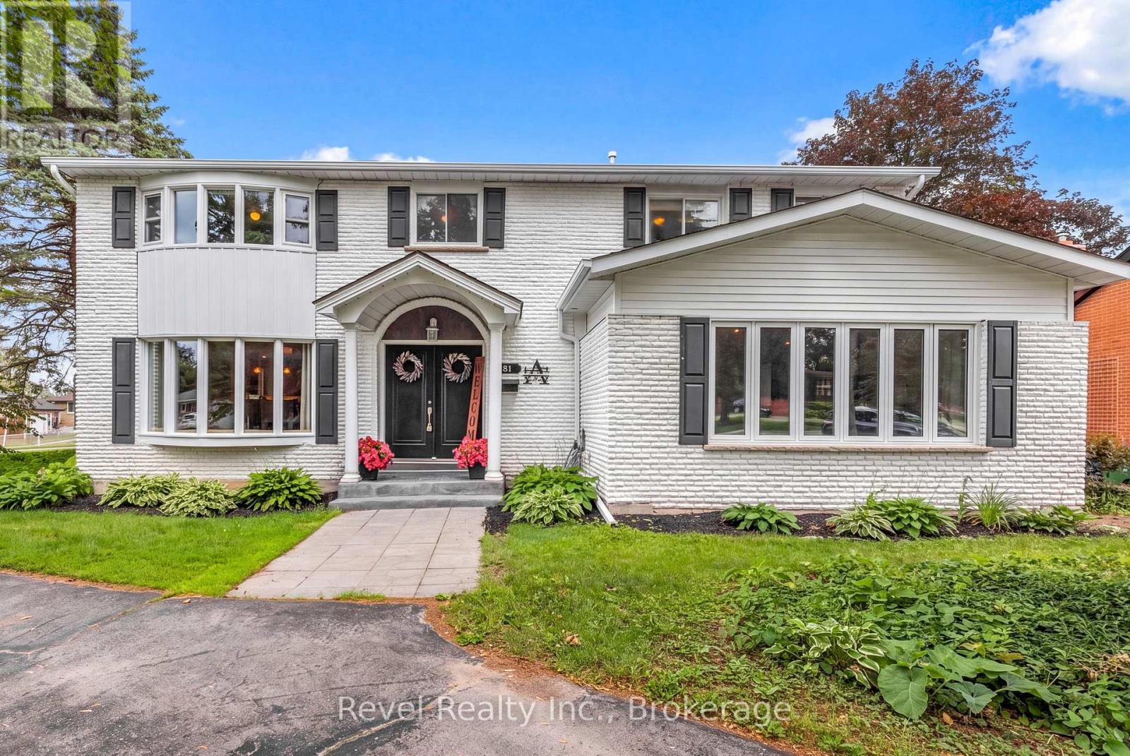 MLS® listing #30009599 for sale located at 81 SANDERLING CRESCENT