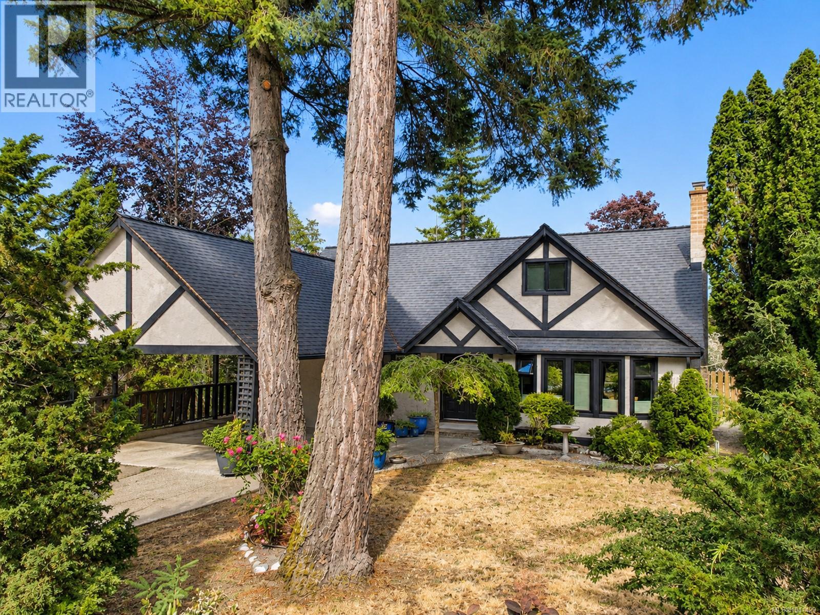 MLS® listing #30010604 for sale located at 4651 Alder Glen Rd