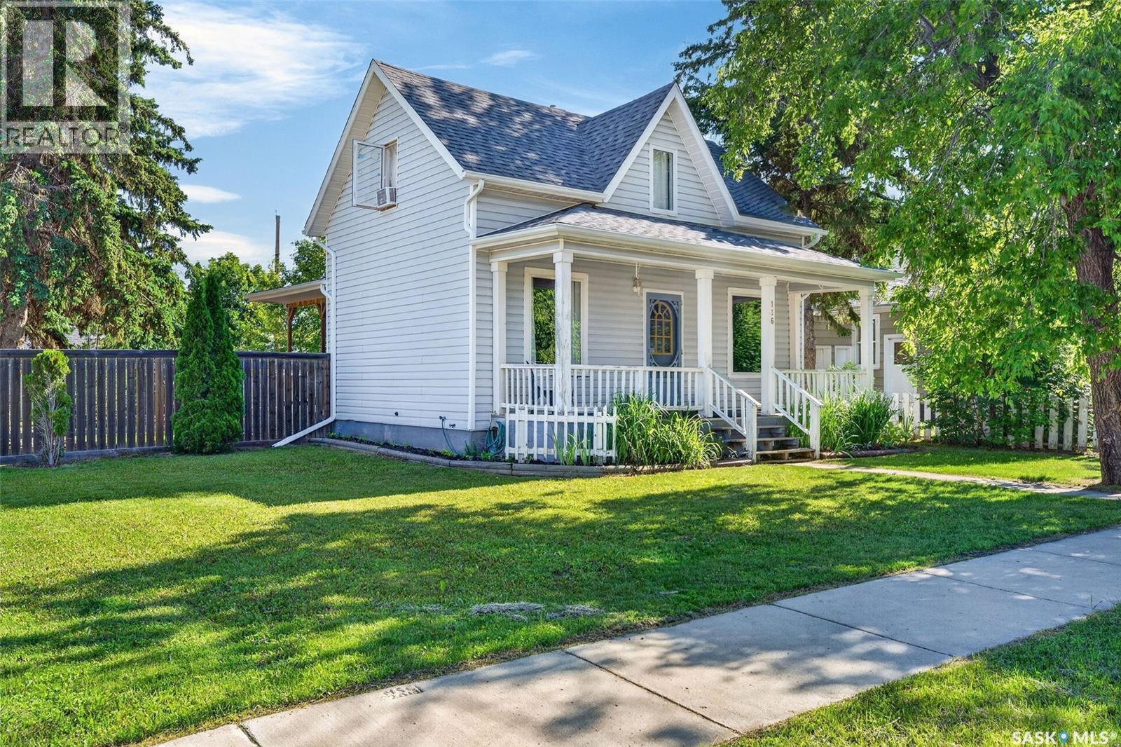MLS® listing #30011183 for sale located at 116 Stovel AVENUE W