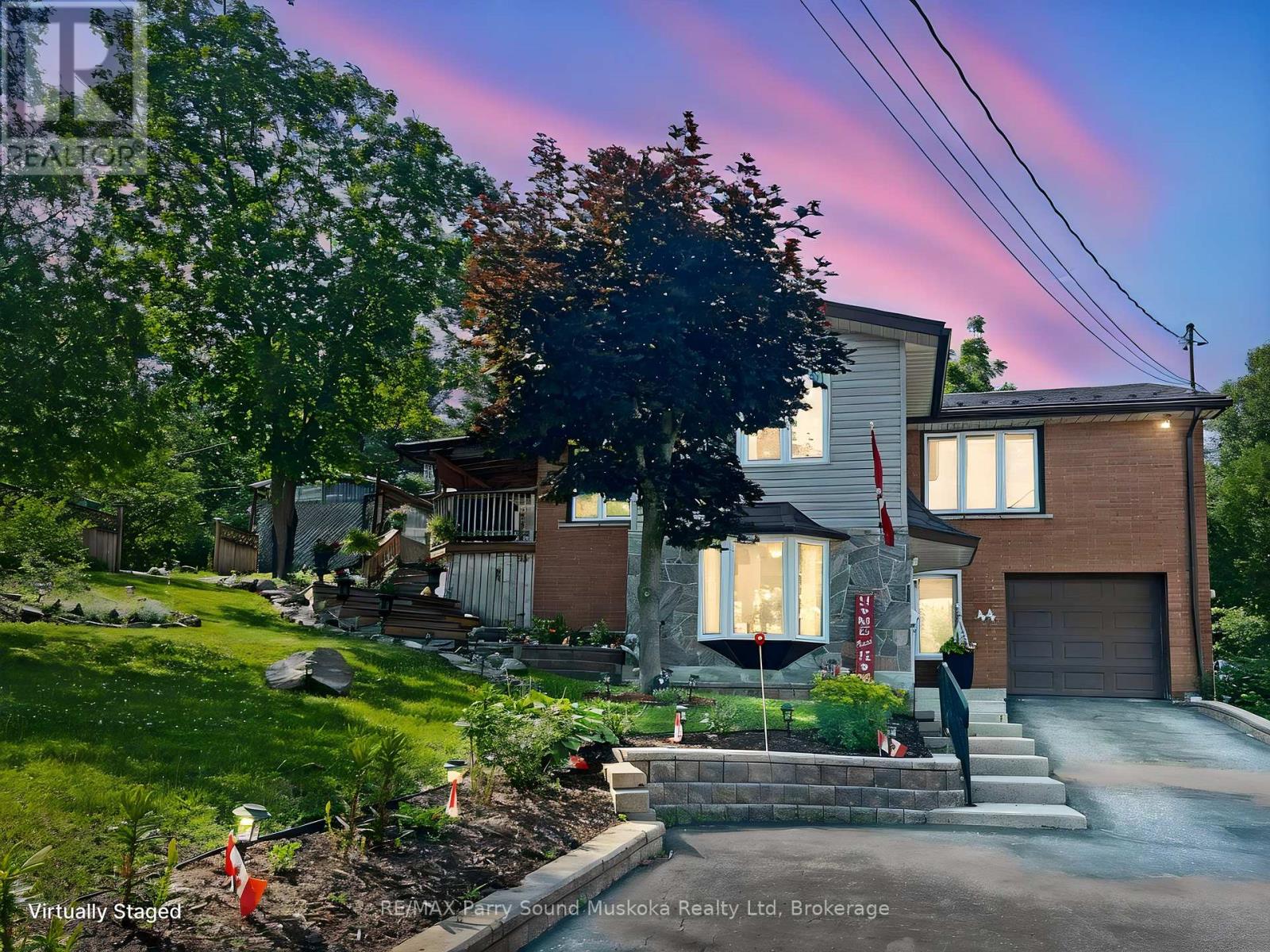 MLS® listing #30011479 for sale located at 44 WILLIAM STREET