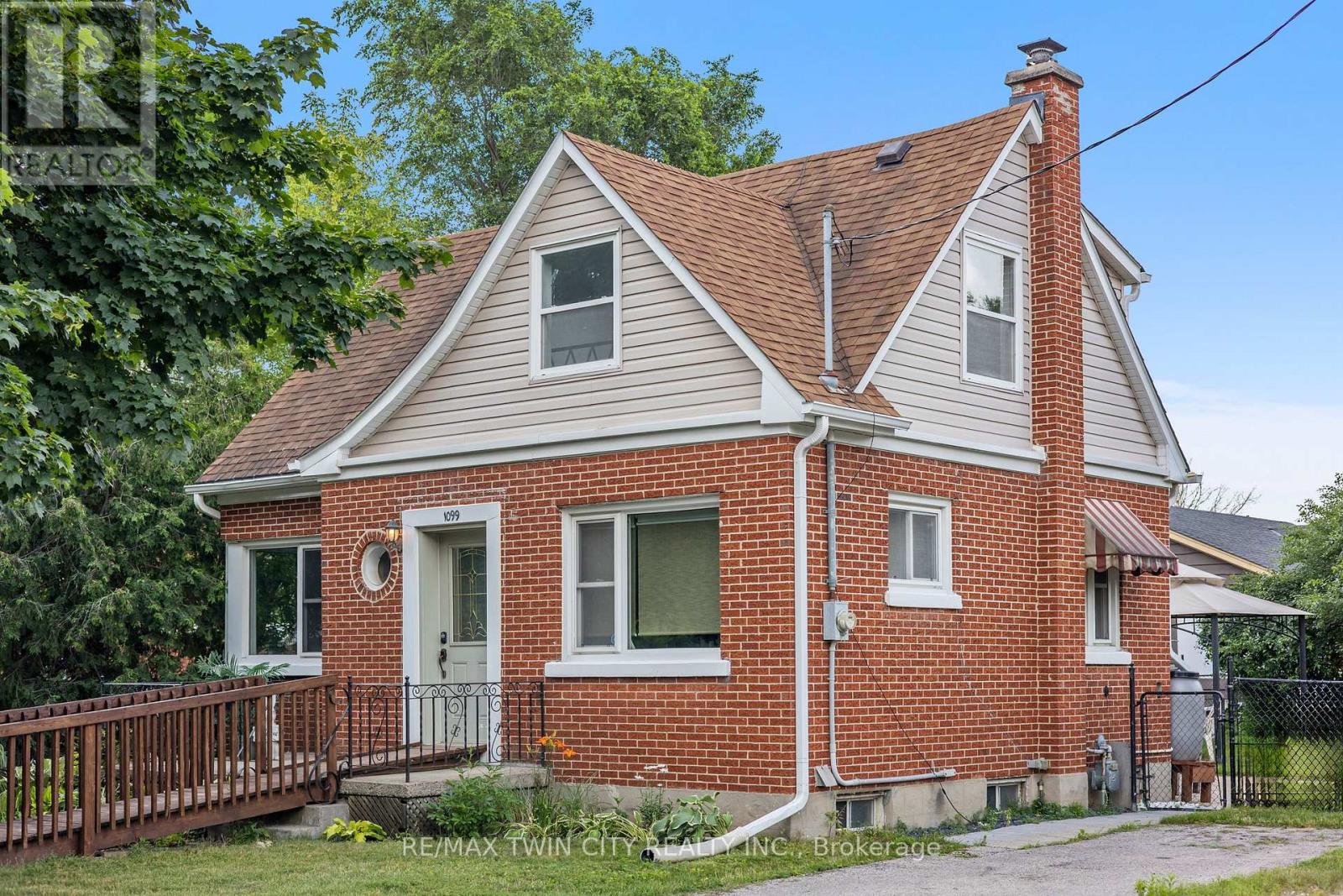 MLS® listing #30012278 for sale located at 1099 UNION STREET