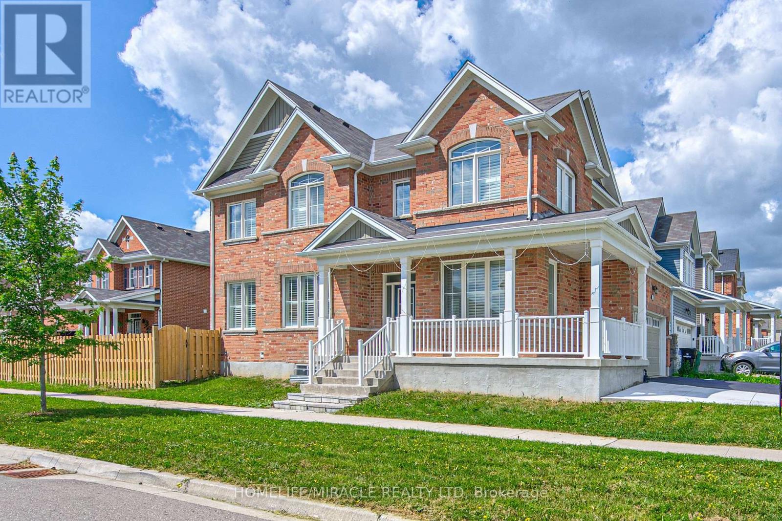MLS® listing #30012910 for sale located at 71 POINTER STREET
