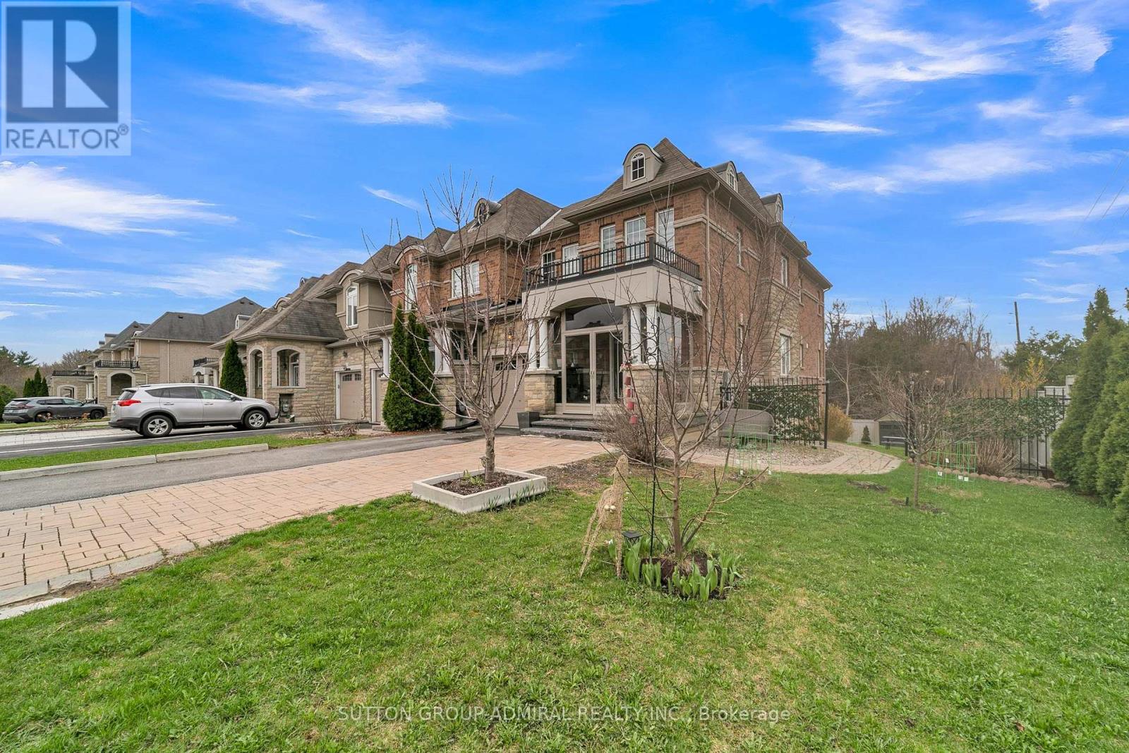 MLS® listing #30015662 for sale located at 7 GAMBLE GLEN CRESCENT