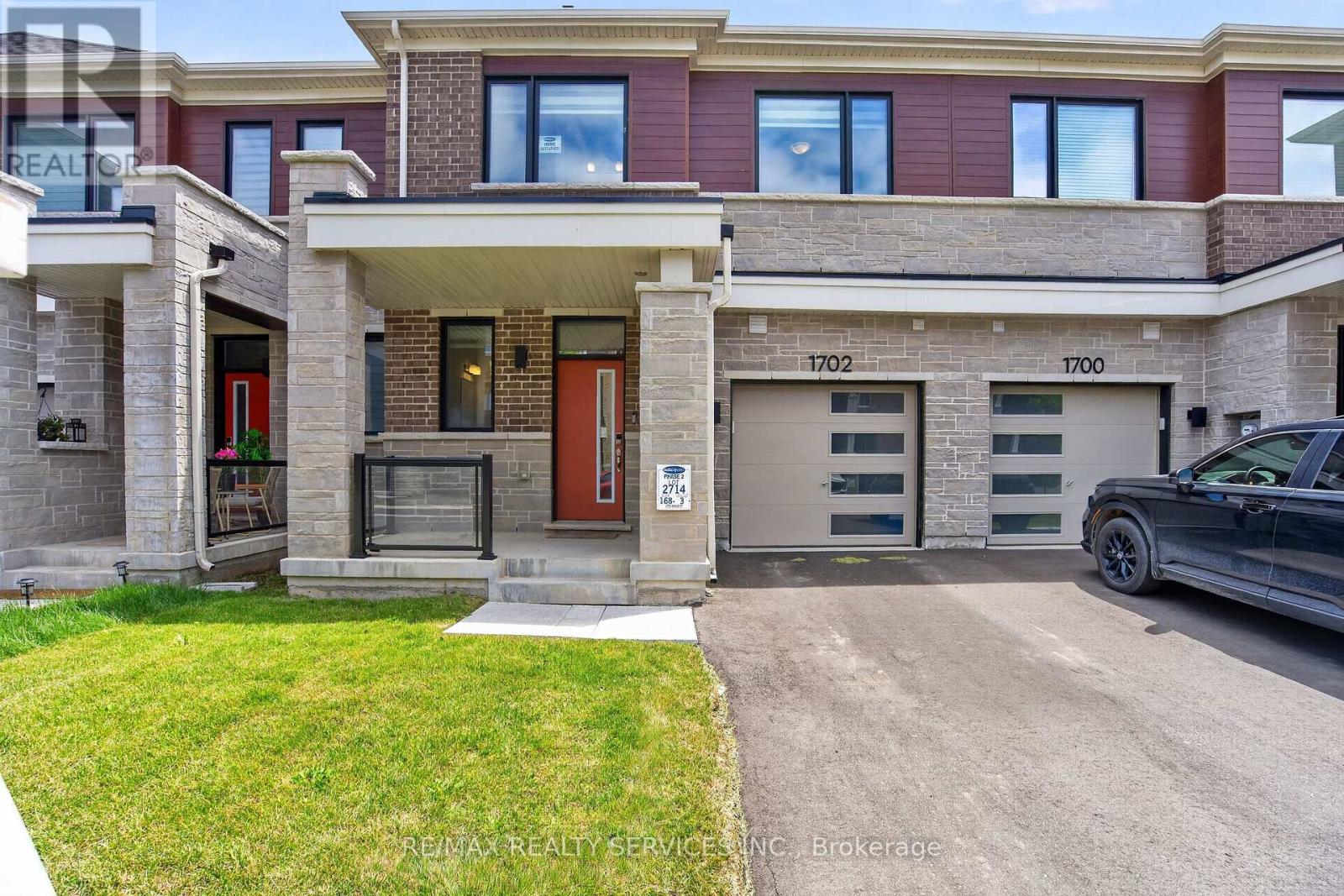 MLS® listing #30015674 for sale located at 1702 DANCE COURT W