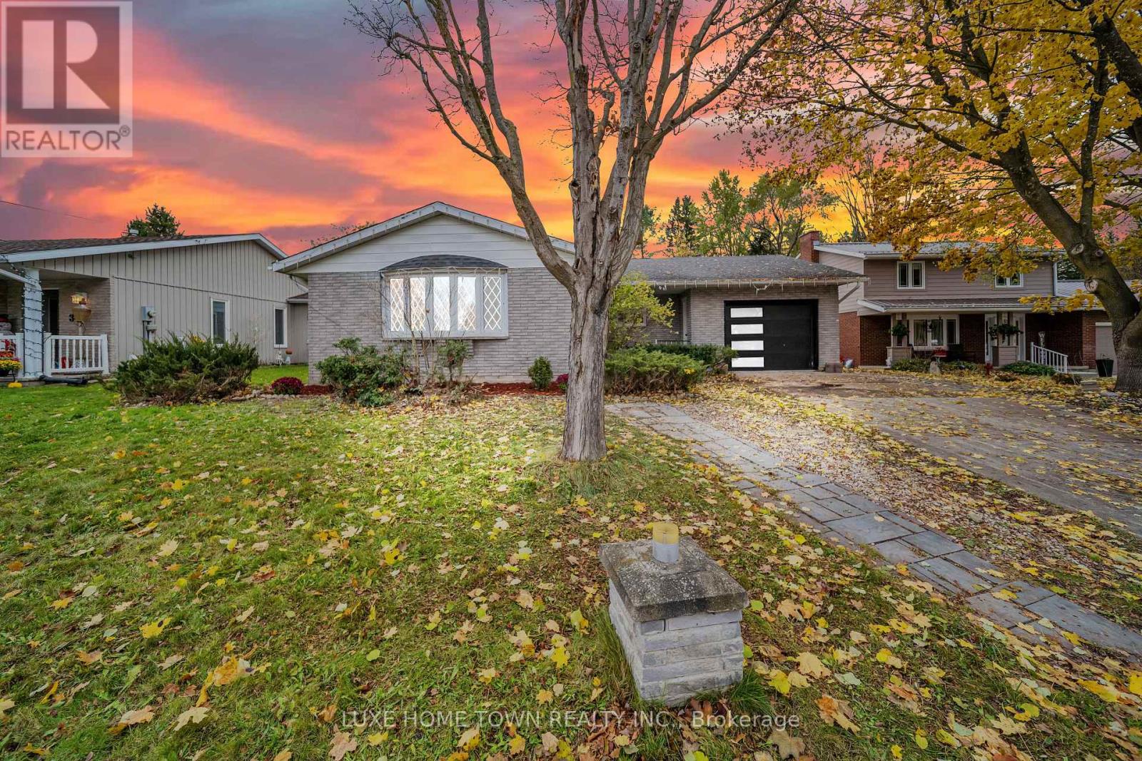 MLS® listing #30015714 for sale located at 5 CENTENNIAL DRIVE