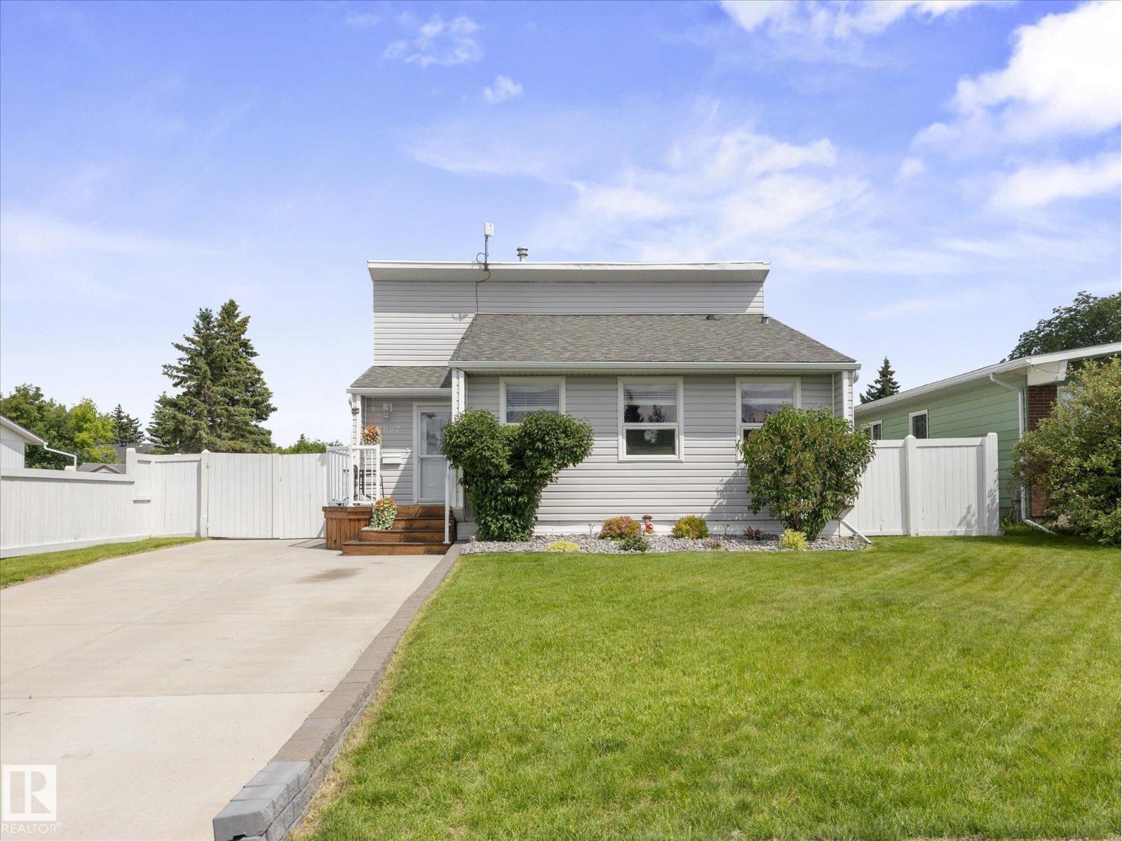 MLS® listing #30016195 for sale located at 3607 42 ST