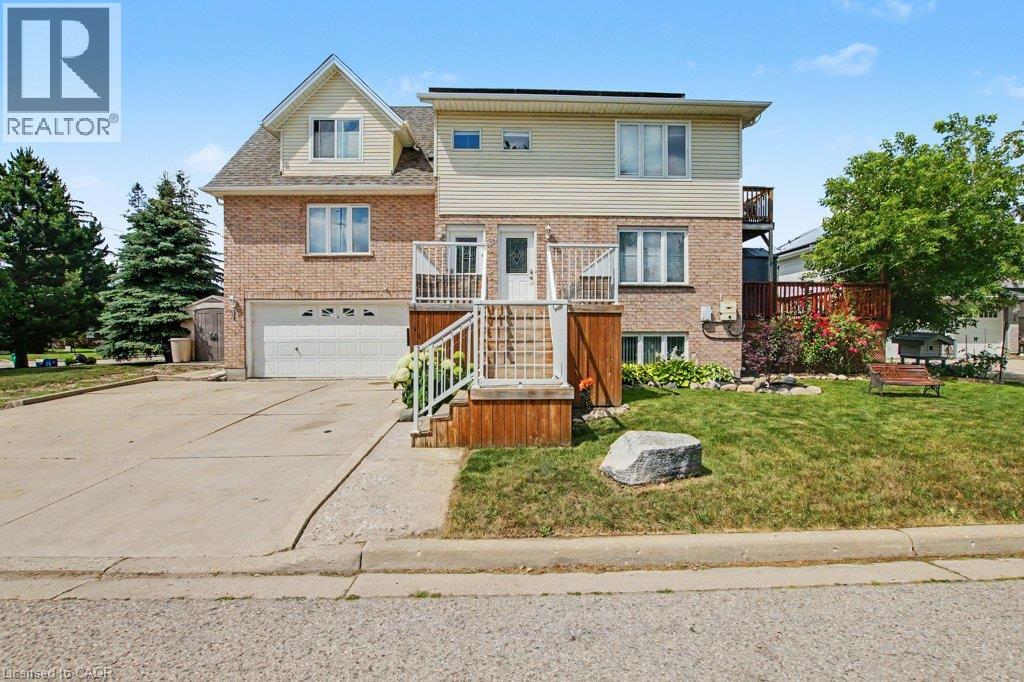 MLS® listing #30016216 for sale located at 3 COLYER Place Unit# Upper