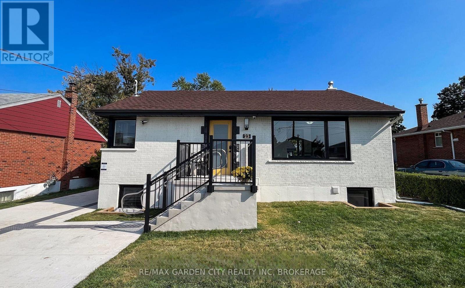 MLS® listing #30016241 for sale located at MAIN - 670 UPPER WELLINGTON STREET
