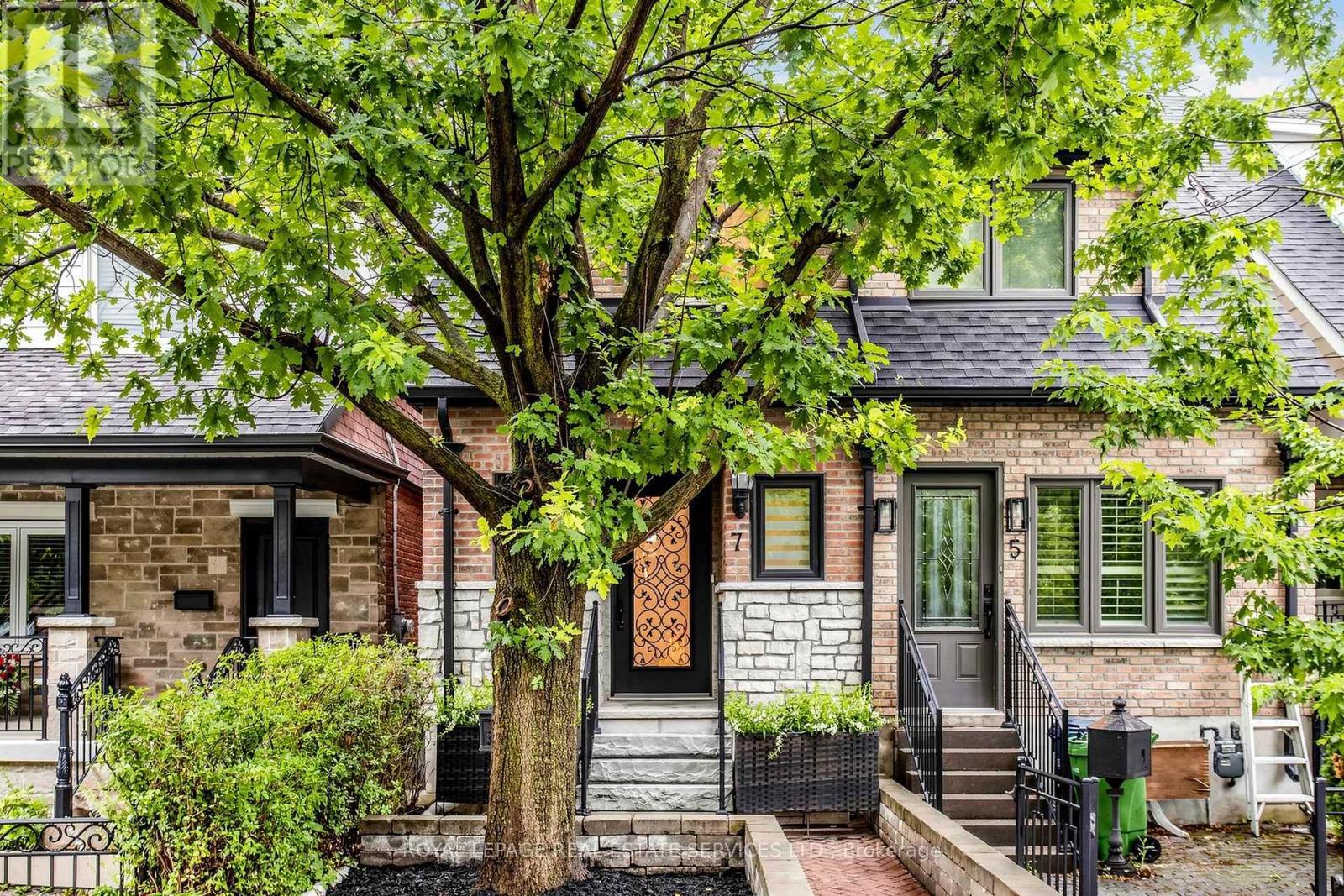 MLS® listing #30016657 for sale located at 7 SELLERS AVENUE
