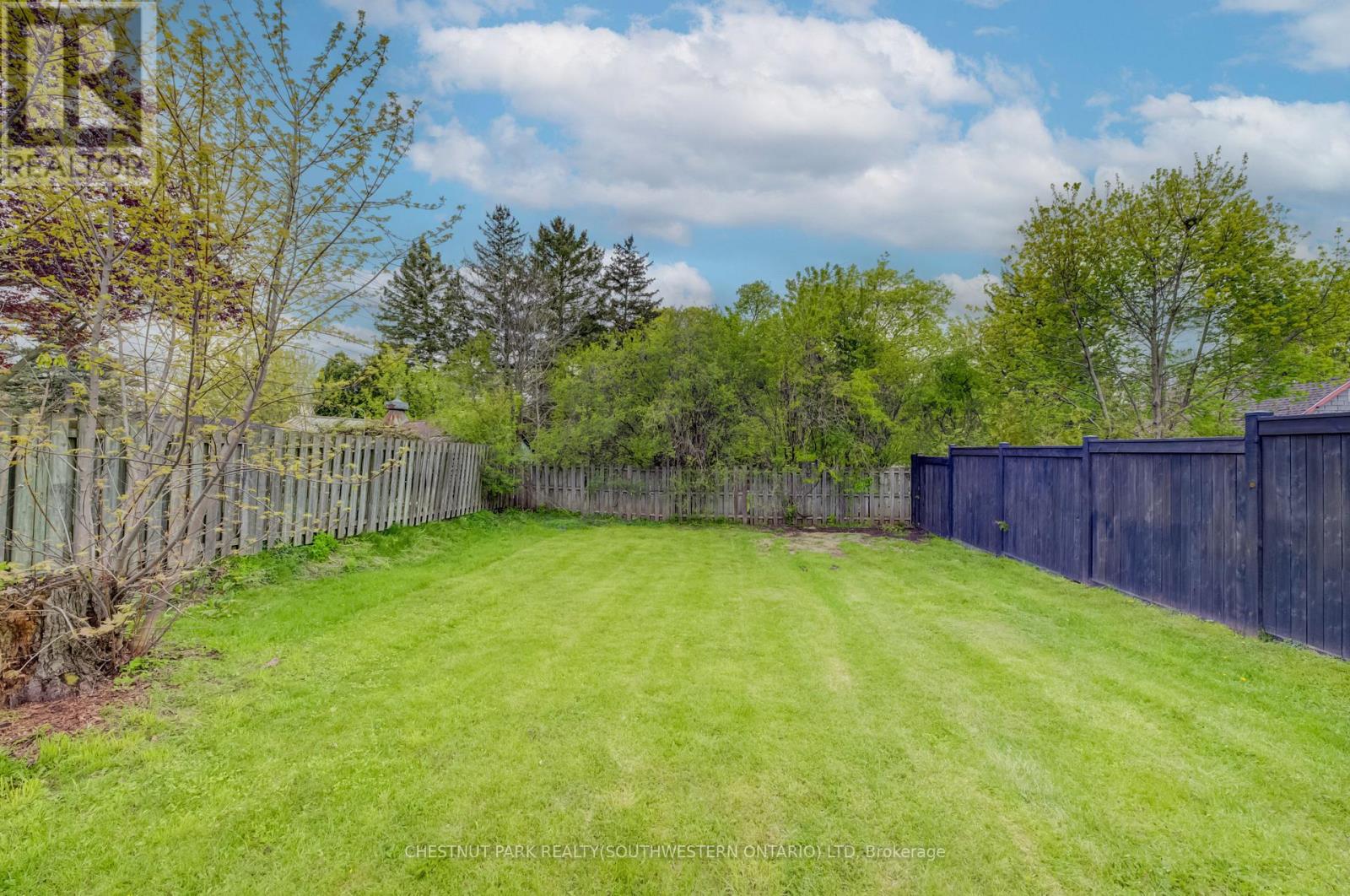 MLS® listing #30016695 for sale located at 428 EAGLE STREET S