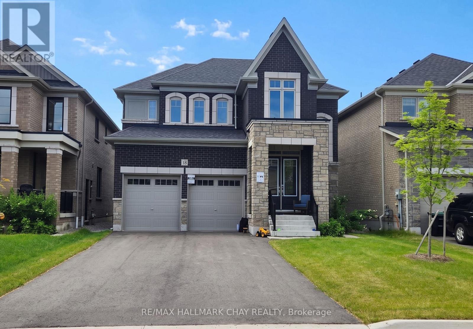 MLS® listing #30016866 for sale located at 18 HUMMINGBIRD GROVE