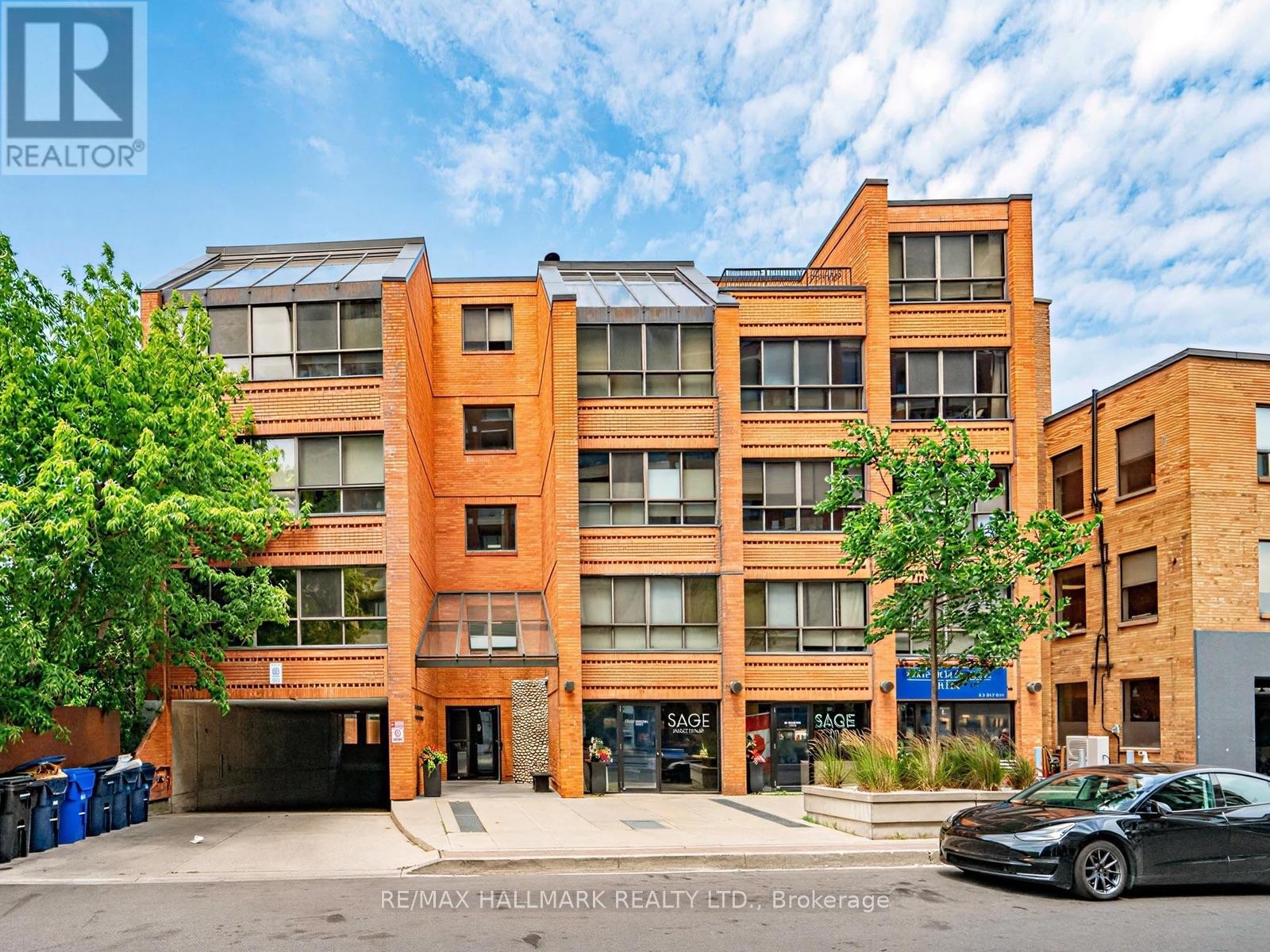 MLS® listing #30017326 for sale located at PH15 - 20 GLEBE ROAD W