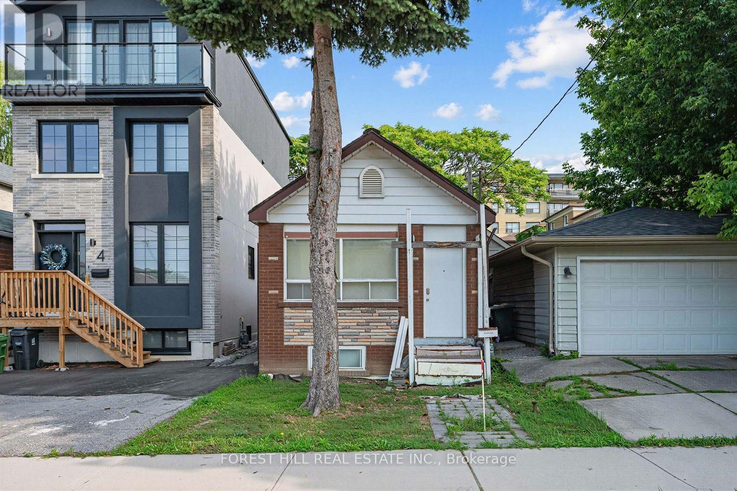 MLS® listing #30017330 for sale located at 2 MULBERRY CRESCENT