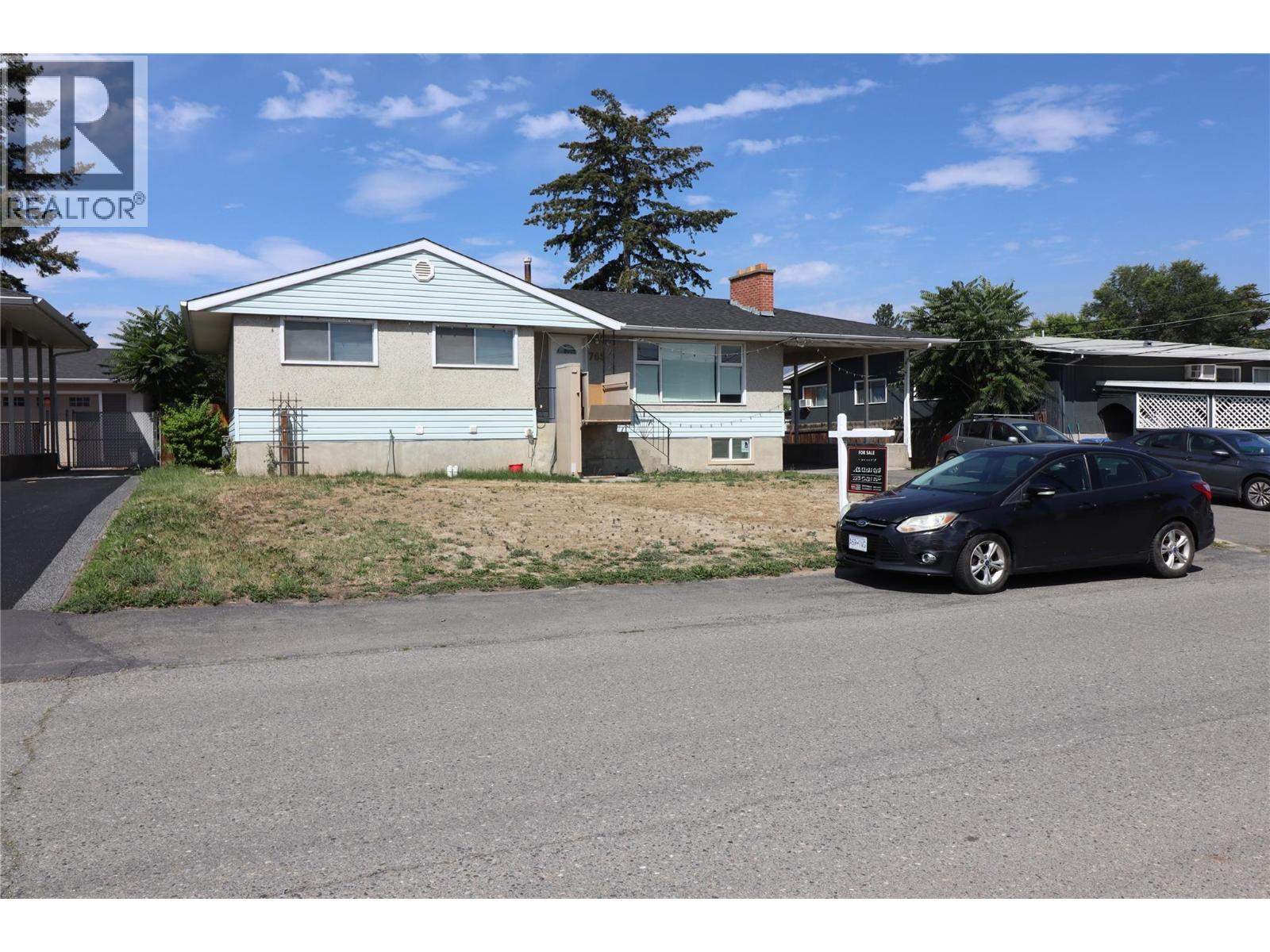 MLS® listing #30019395 for sale located at 765 BARRIE Drive