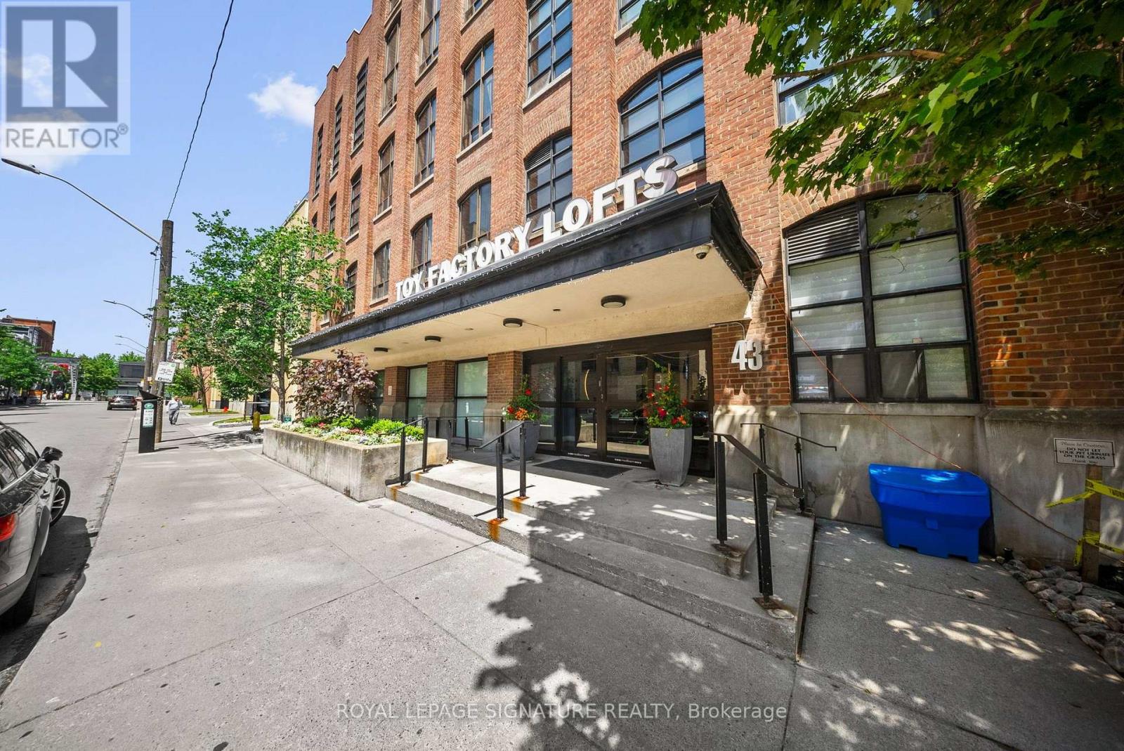 MLS® listing #30019872 for sale located at 411 - 43 HANNA AVENUE