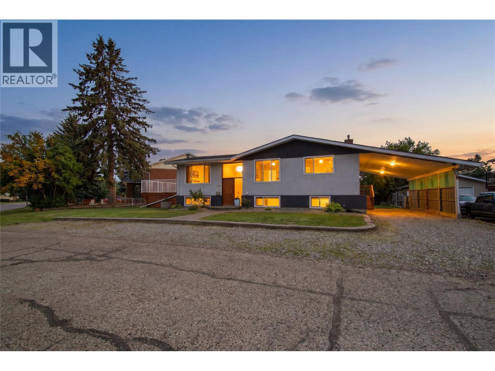 MLS® listing #30019895 for sale located at 298 JUNIPER Avenue
