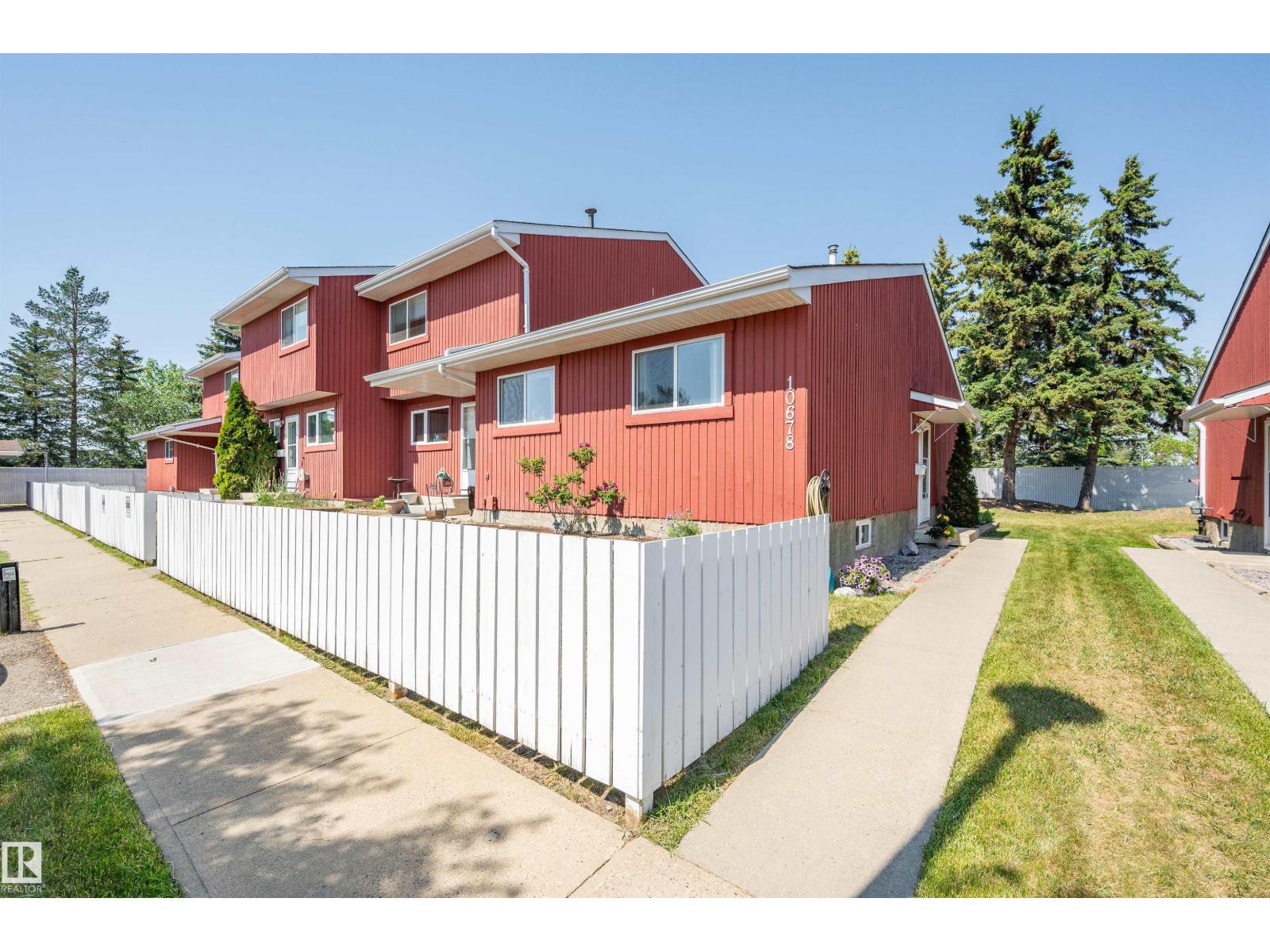 MLS® listing #30021057 for sale located at 10678 Beaumaris RD NW