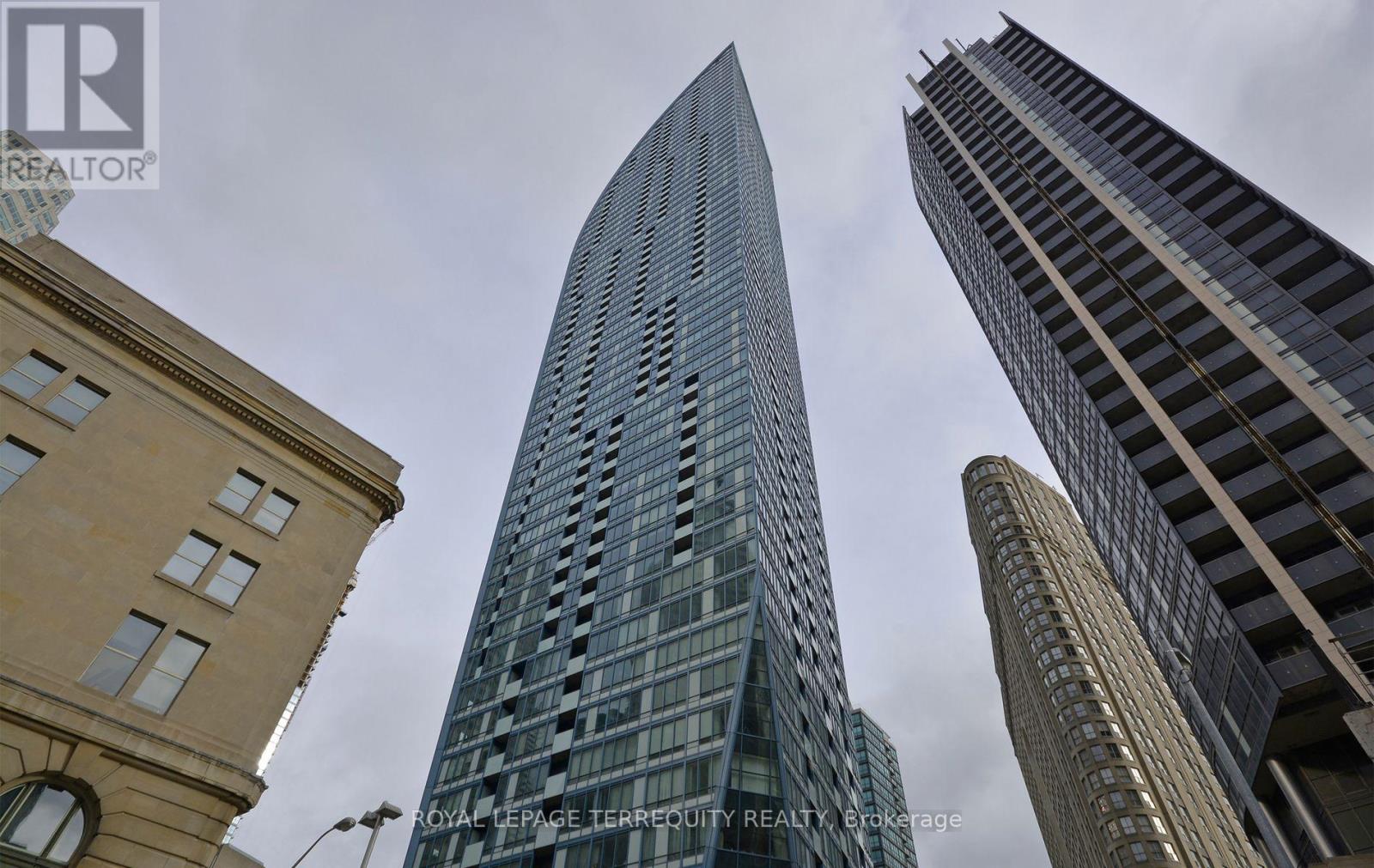 MLS® listing #30021271 for sale located at 1004 - 8 THE ESPLANADE
