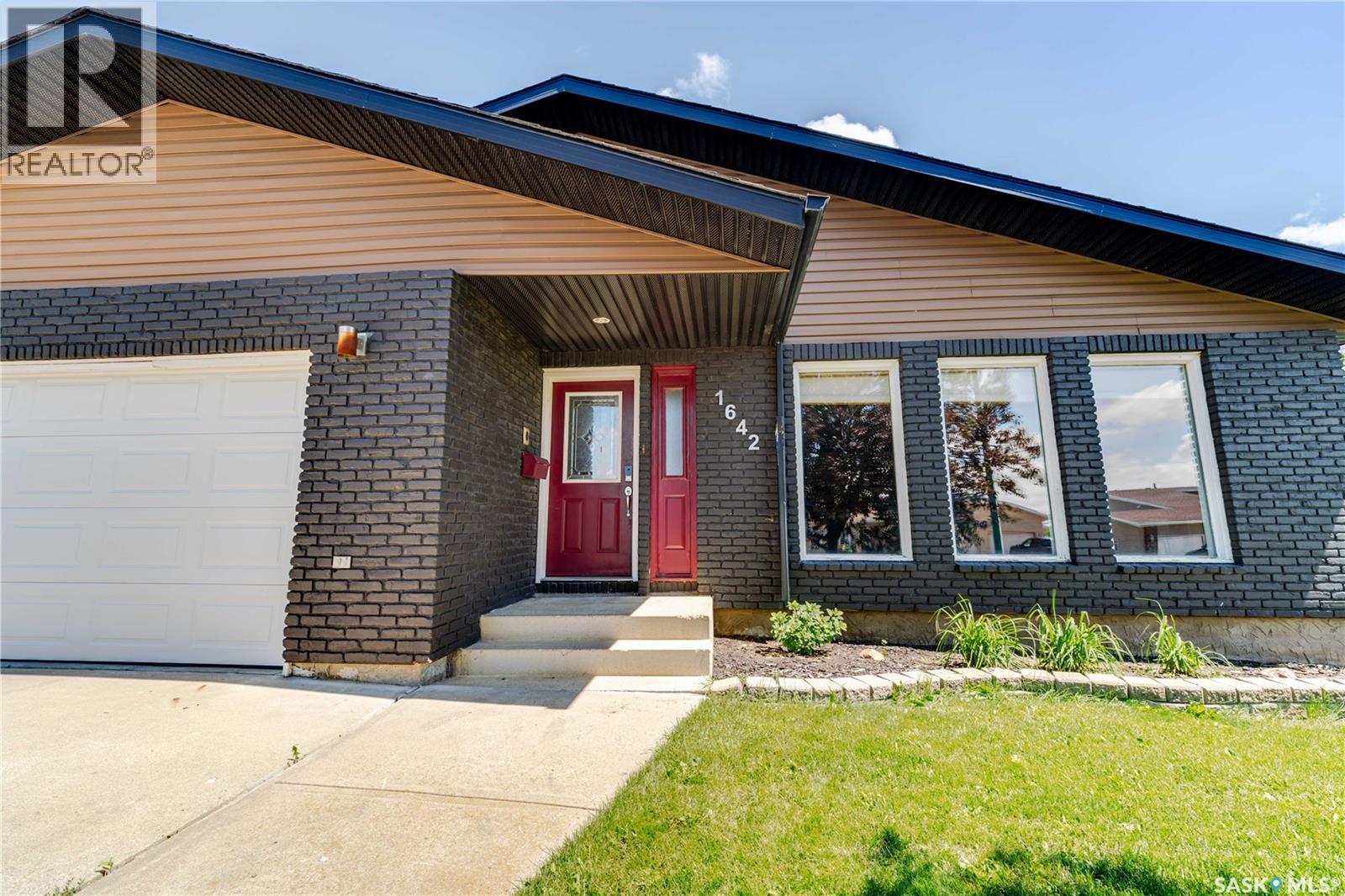 MLS® listing #30021816 for sale located at 1642 Bingham ROAD