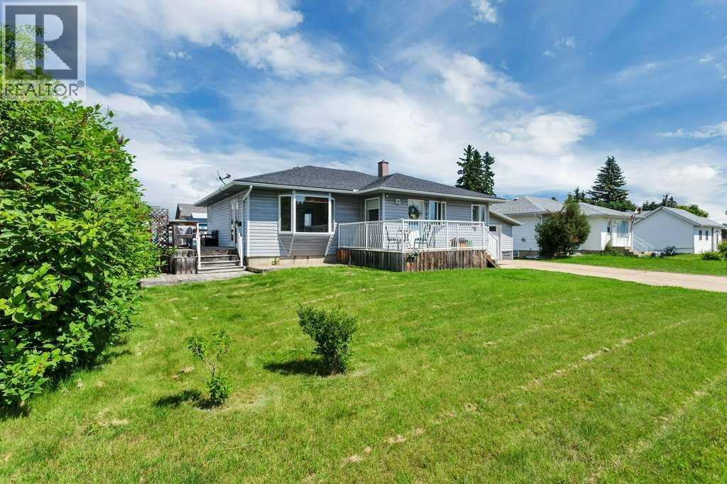 MLS® listing #30022700 for sale located at 5126 52 Avenue