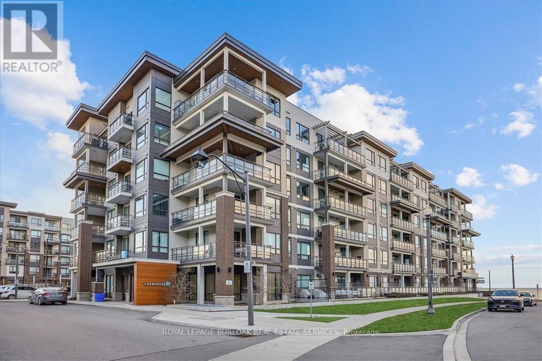 MLS® listing #30023133 for sale located at 215 - 10 ESPLANADE LANE