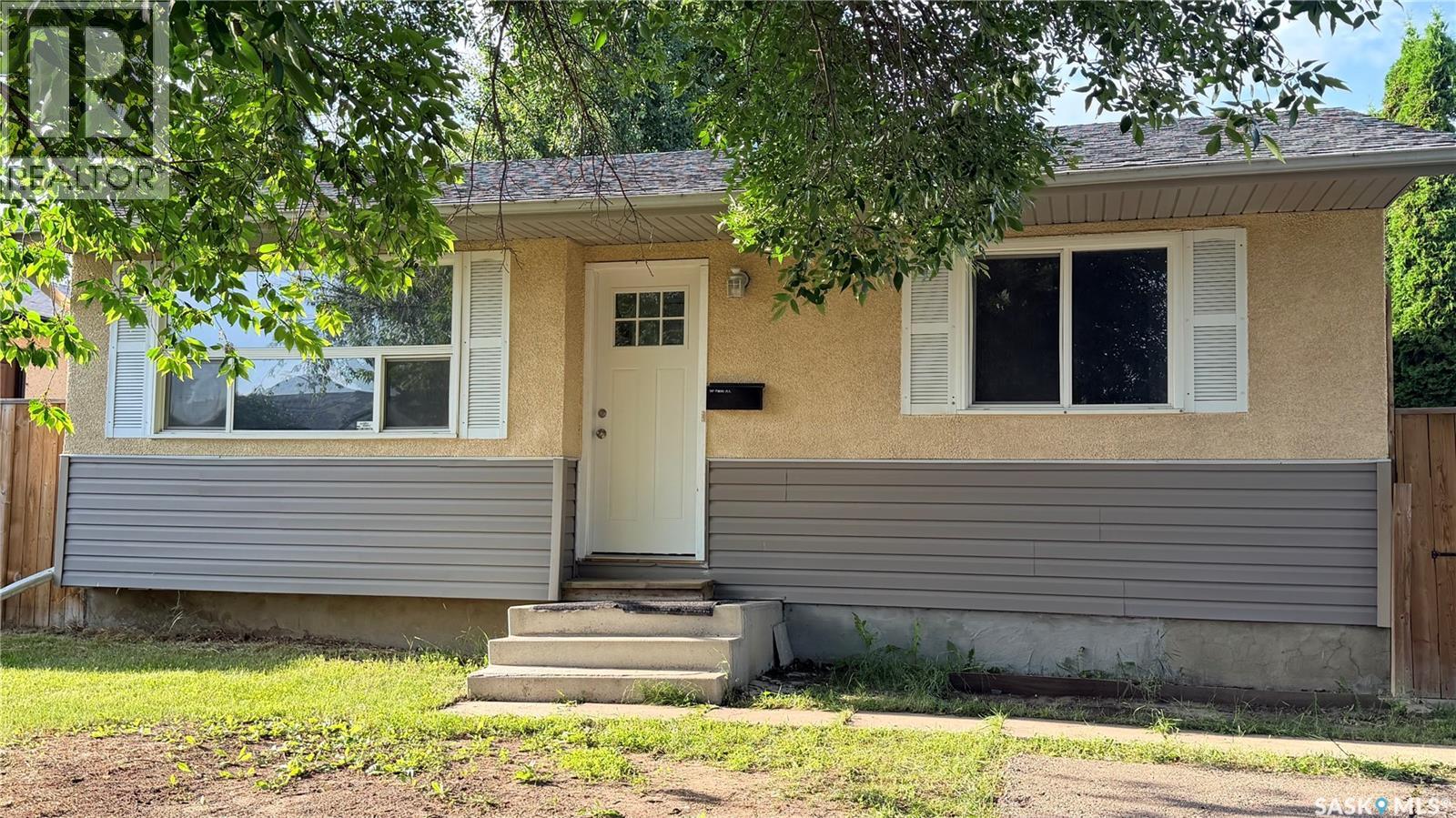 MLS® listing #30023140 for sale located at 649 Douglas CRESCENT
