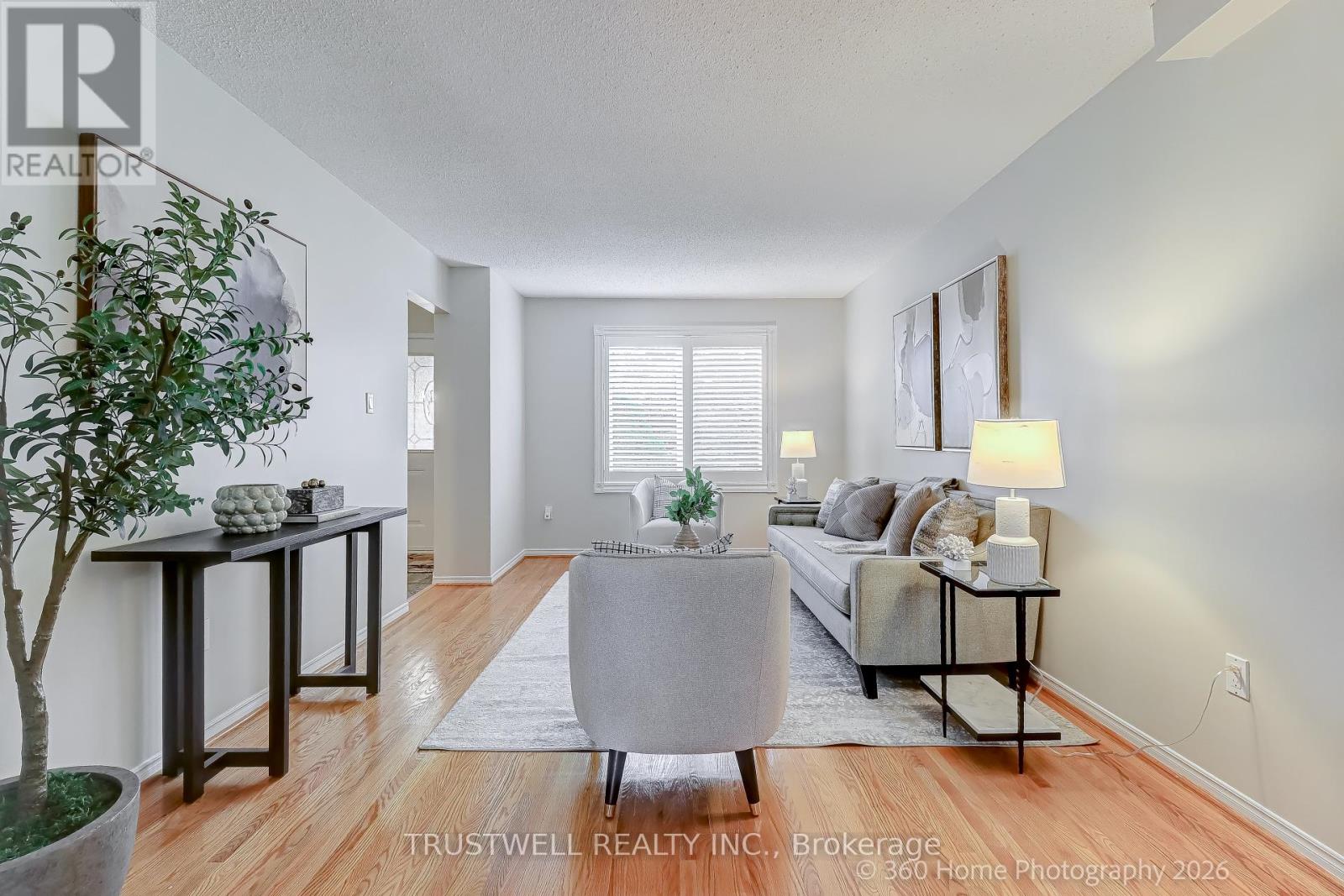 MLS® listing #30023285 for sale located at 224 HOLLINGHAM ROAD