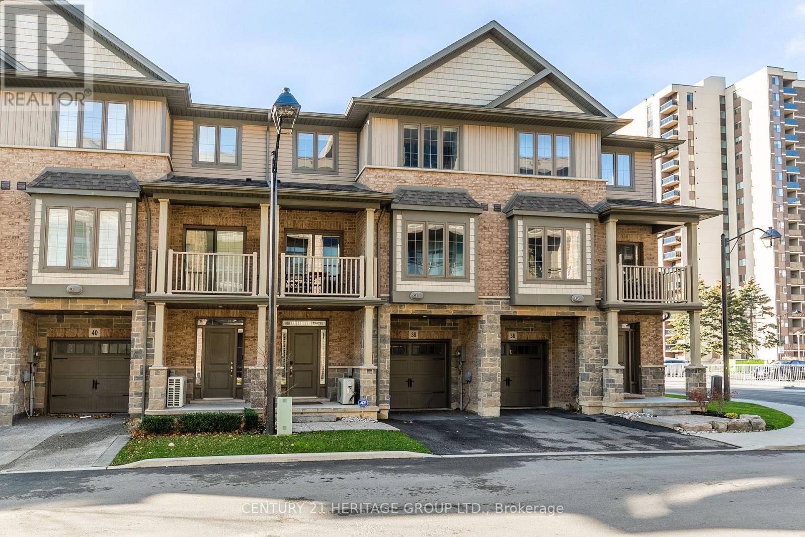 MLS® listing #30023405 for sale located at 38 SOUTHSHORE CRESCENT