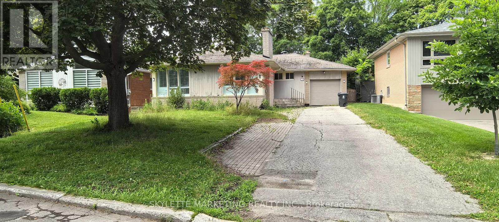 MLS® listing #30023506 for sale located at BASEMENT - 34 RAVENSCROFT CIRCLE