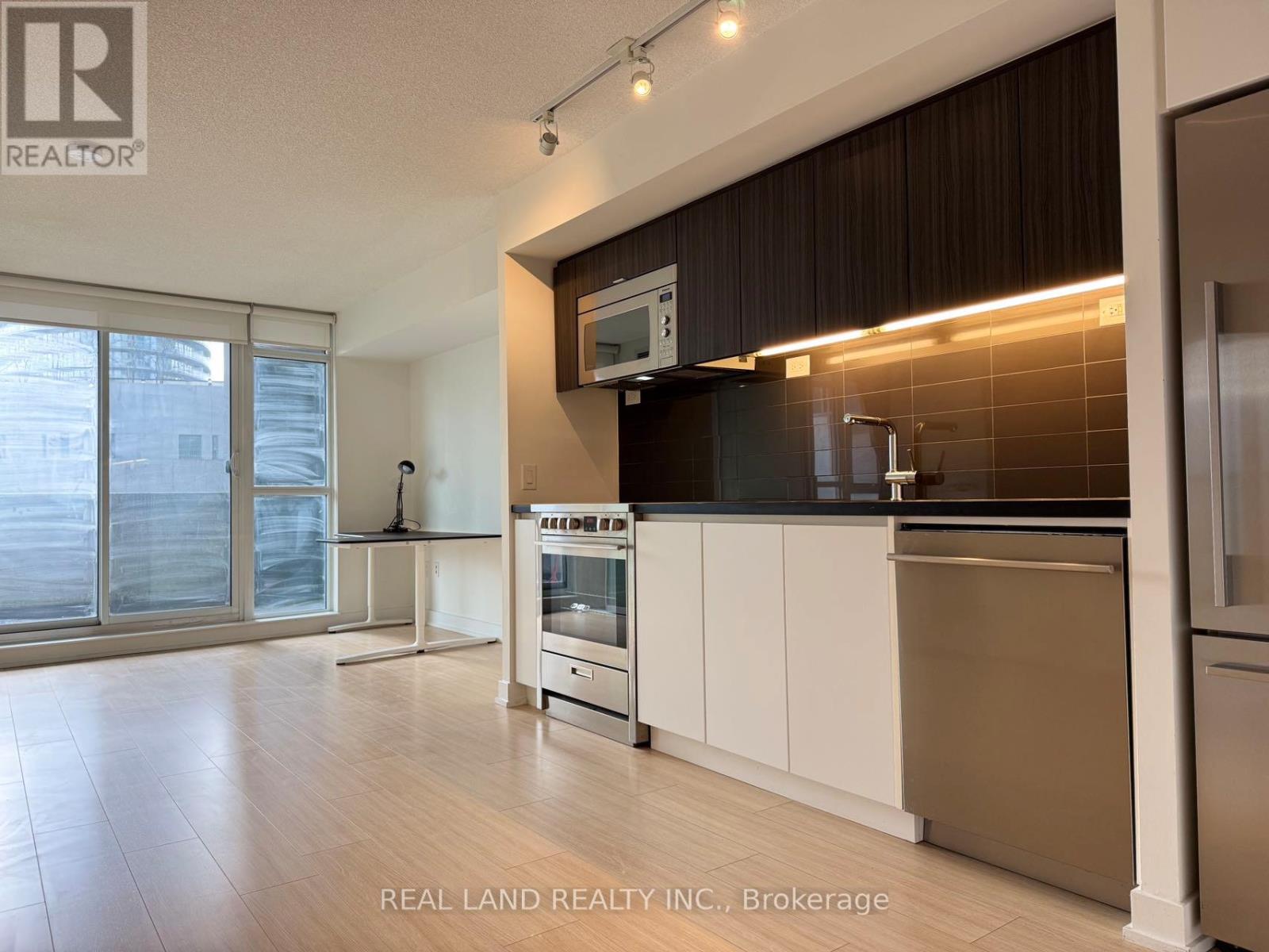 MLS® listing #30023855 for sale located at 301 - 85 QUEENS WHARF ROAD