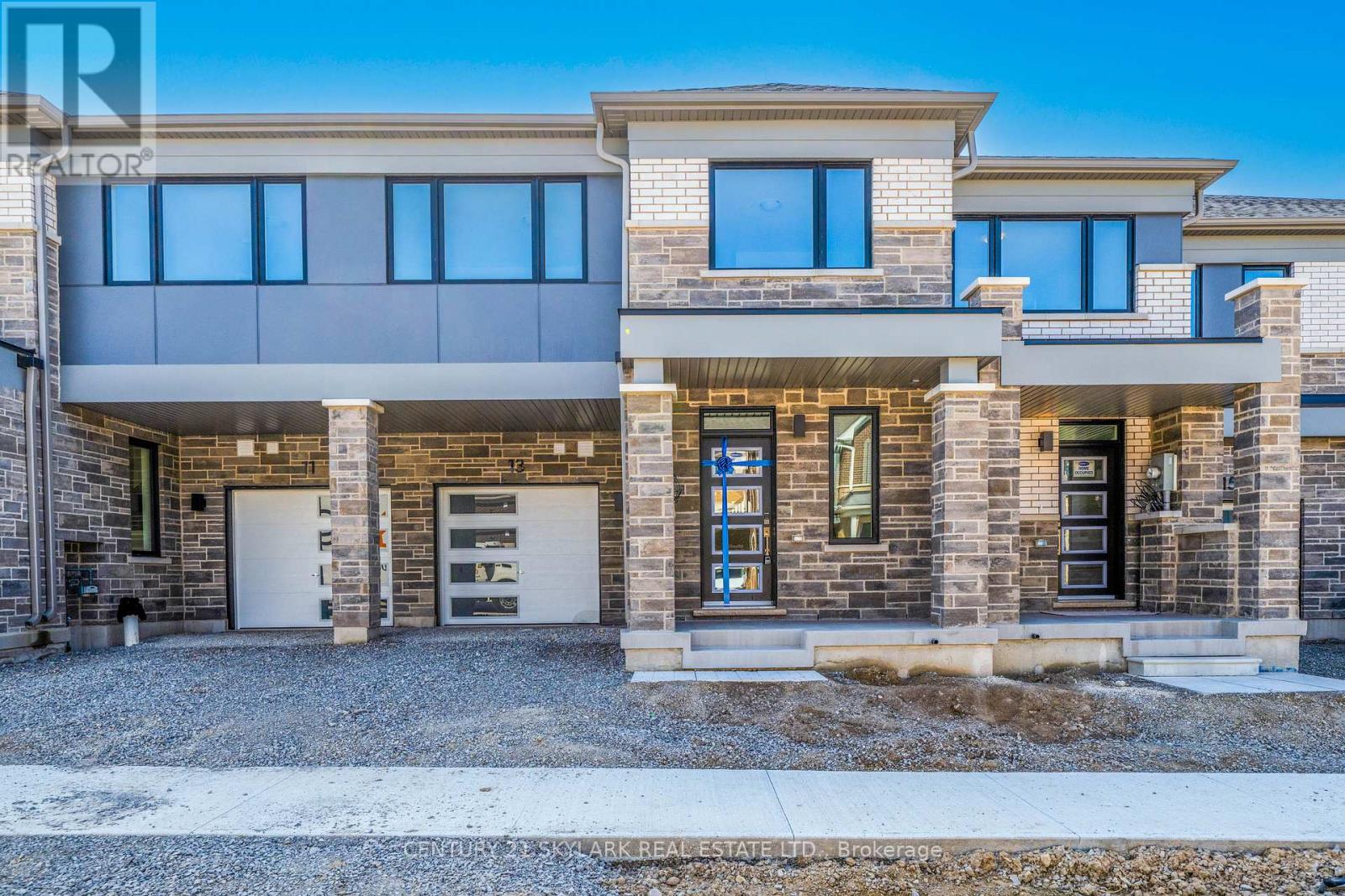 MLS® listing #30023875 for sale located at 13 VINEWOOD CRESCENT