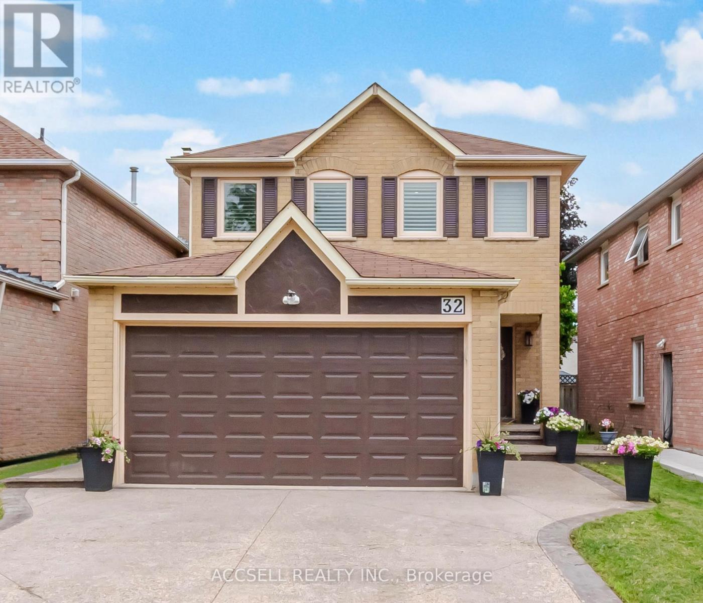 MLS® listing #30023917 for sale located at 32 NILES COURT