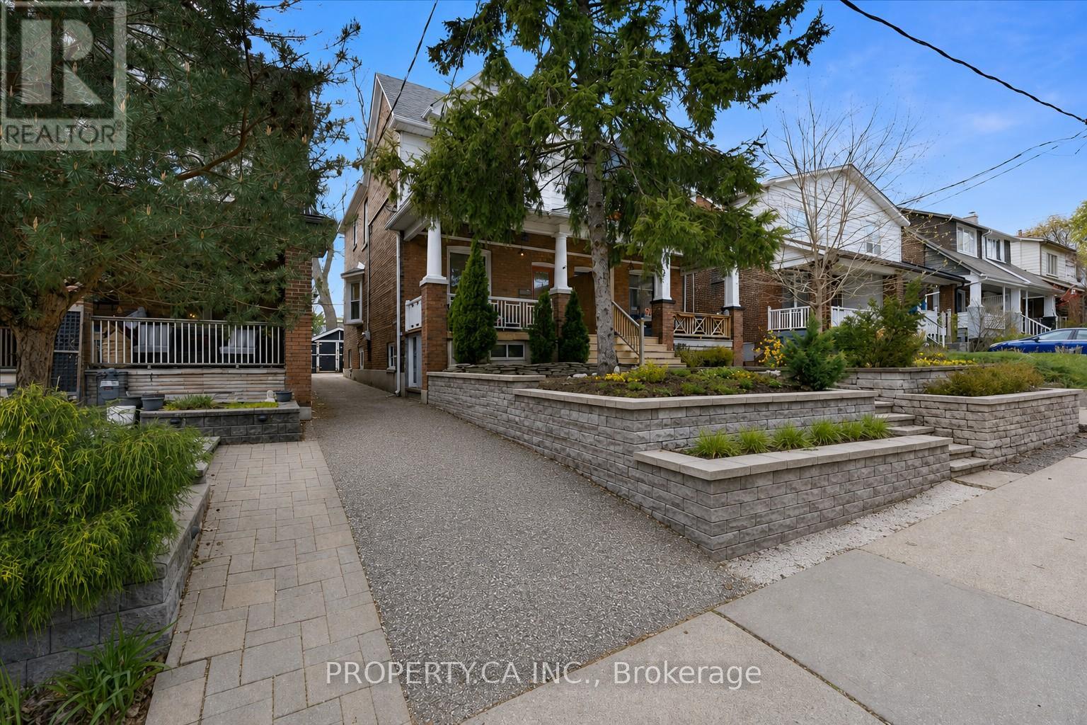 MLS® listing #30024643 for sale located at 44 BEACH VIEW CRESCENT