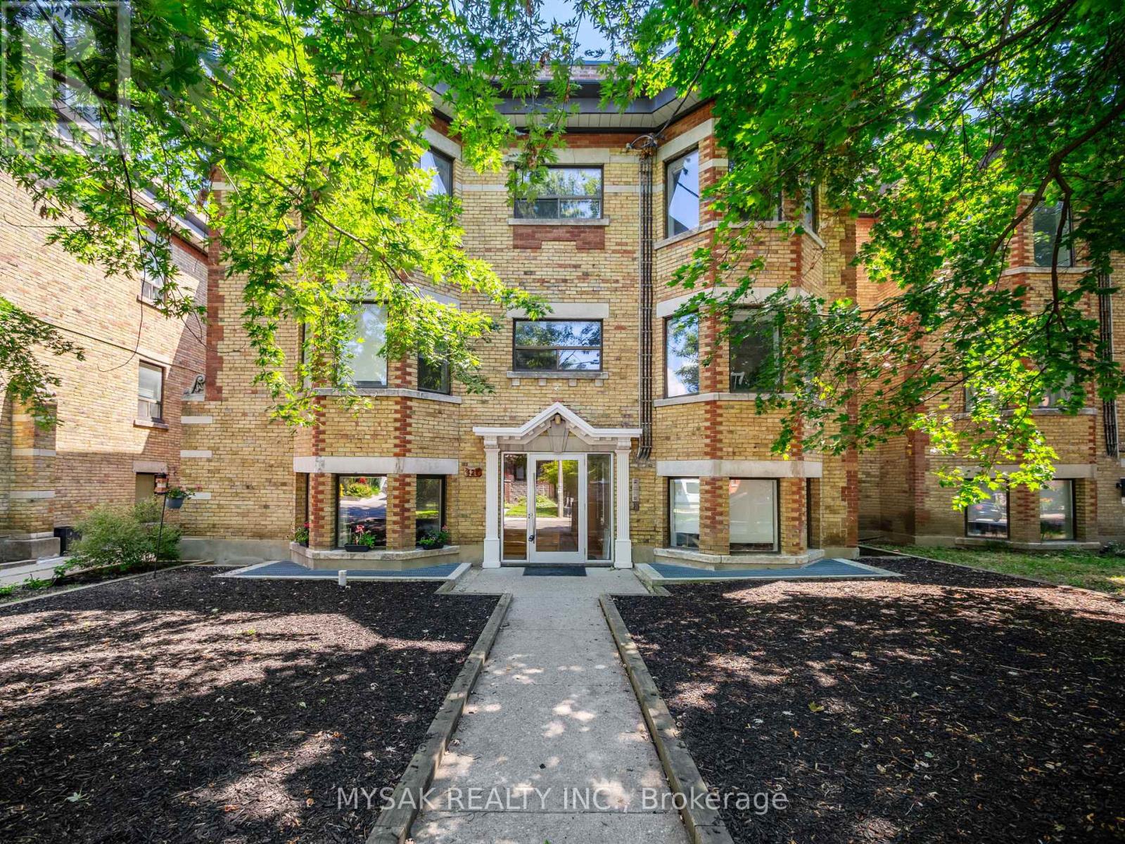 MLS® listing #30028633 for sale located at 427 CRAWFORD STREET