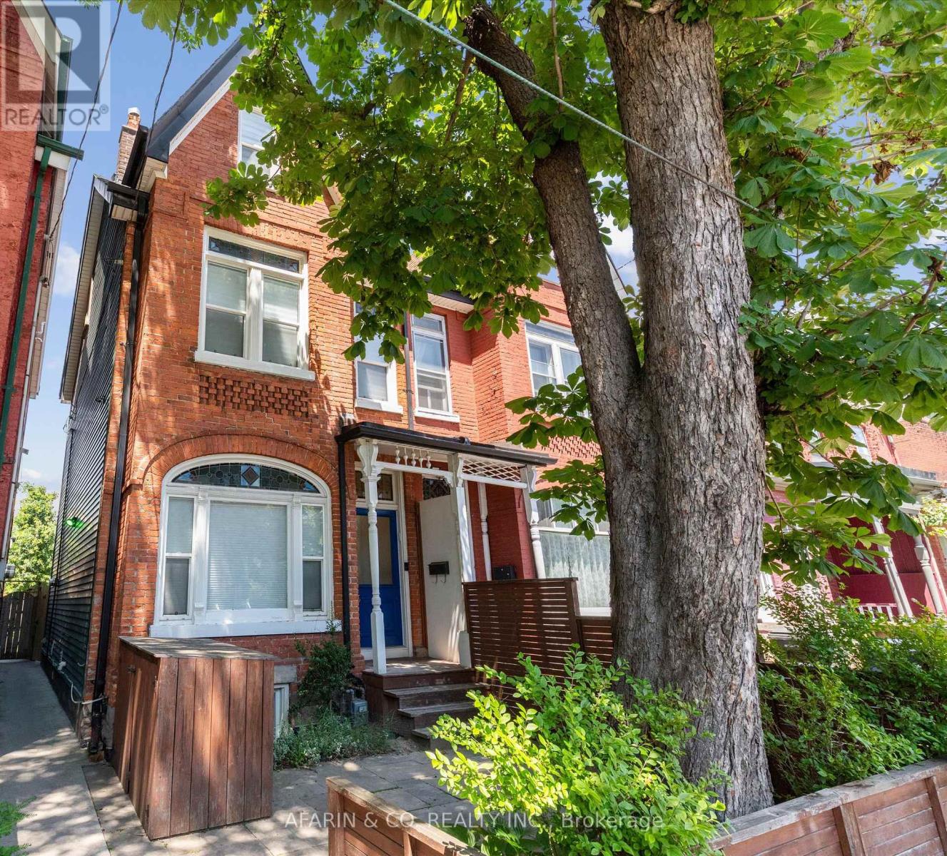 MLS® listing #30029210 for sale located at SECOND FLOOR & LOFT - 48 NASSAU STREET
