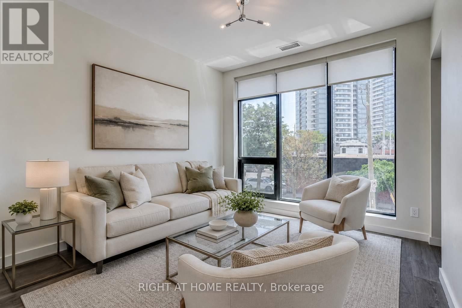 MLS® listing #30029225 for sale located at 411 - 690 KING STREET