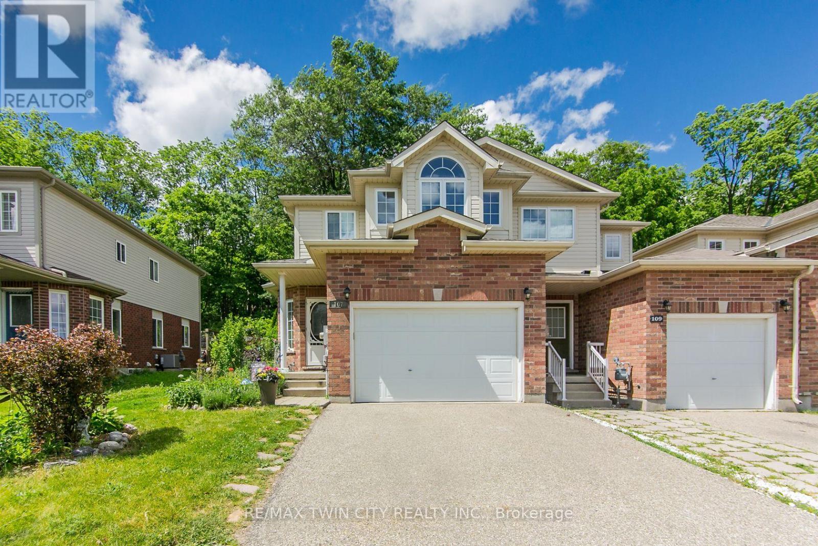 MLS® listing #30029340 for sale located at 107 UPPER MERCER STREET