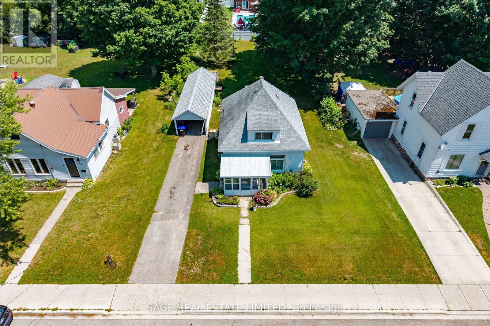 MLS® listing #30029749 for sale located at 369 QUEEN STREET