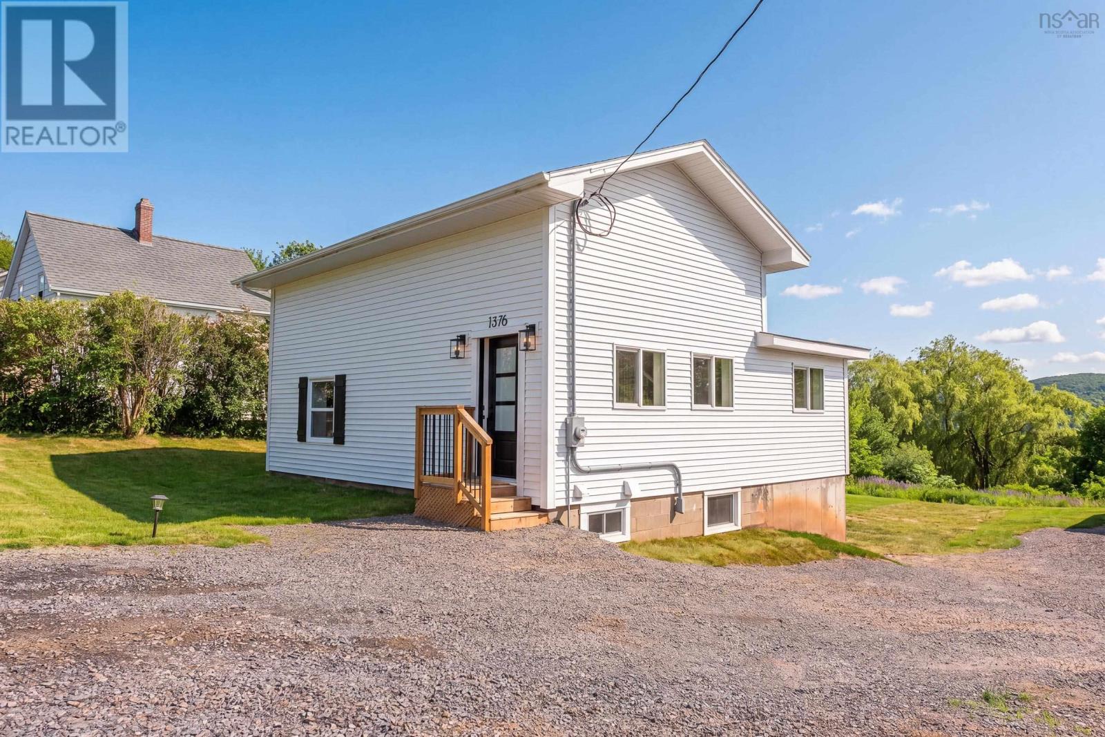 MLS® listing #30030304 for sale located at 1376 Ridge Road