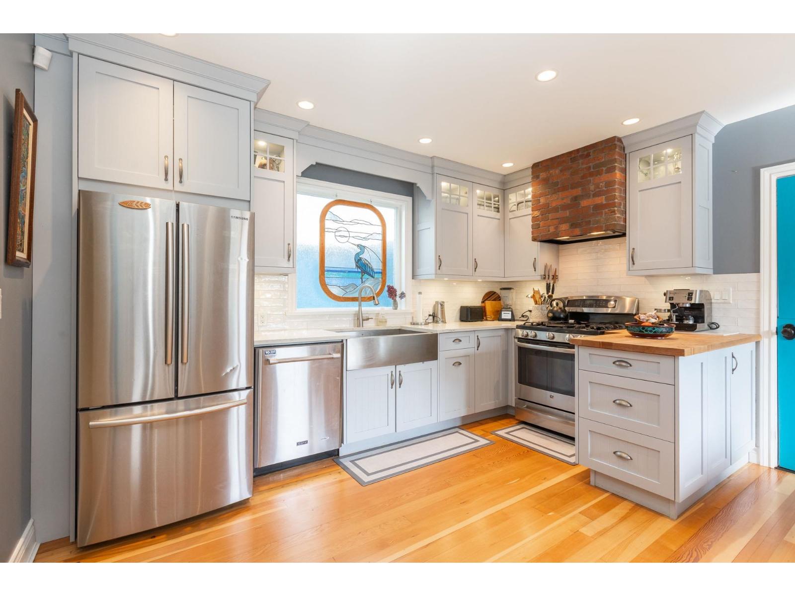 MLS® listing #30030880 for sale located at 1196 HABGOOD STREET
