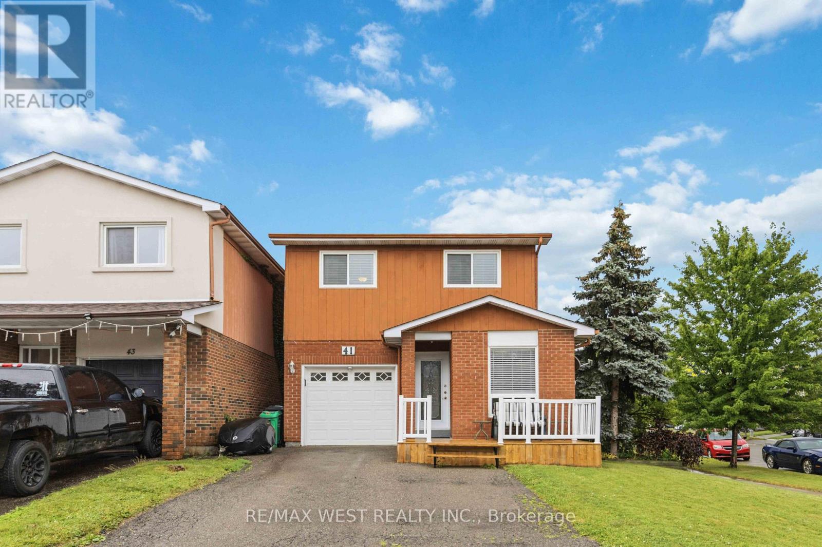 MLS® listing #30030998 for sale located at 41 WINTERFOLD DR DRIVE