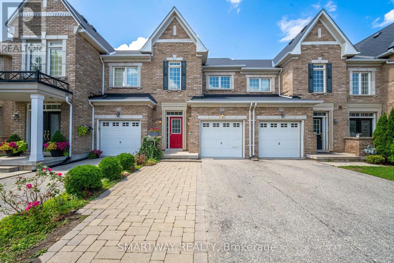 MLS® listing #30031009 for sale located at 2437 MONTAGNE AVENUE