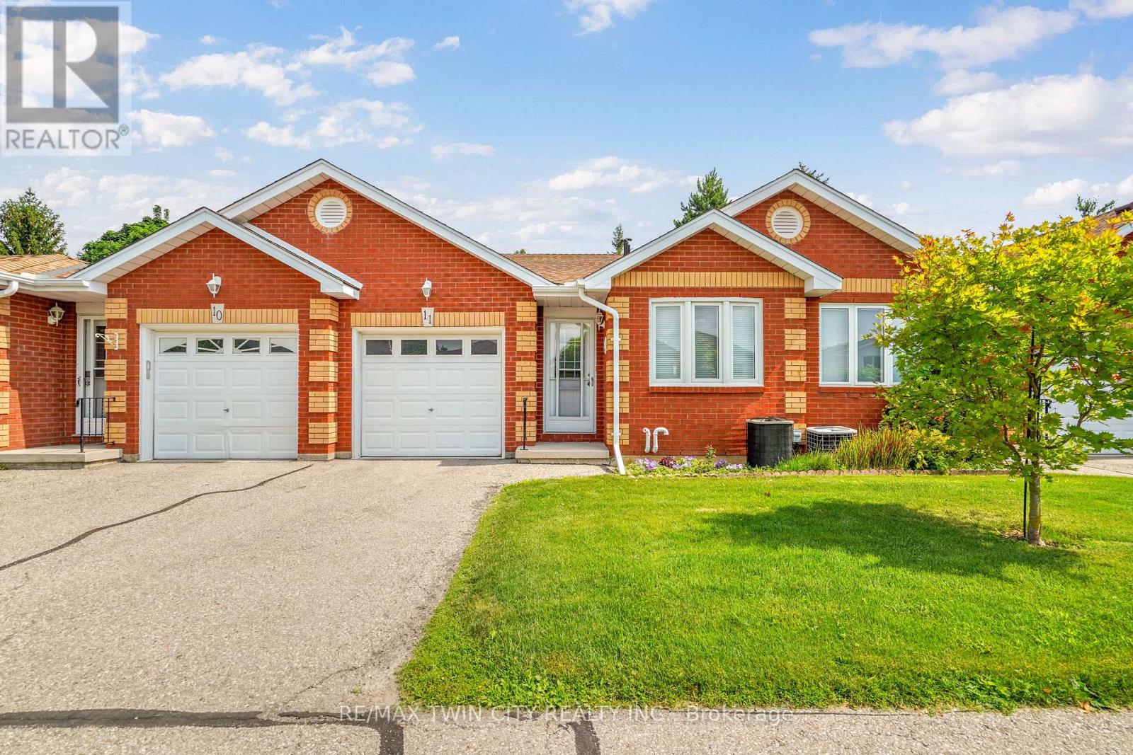 MLS® listing #30031225 for sale located at 11 - 1 BUCHANAN CRESCENT
