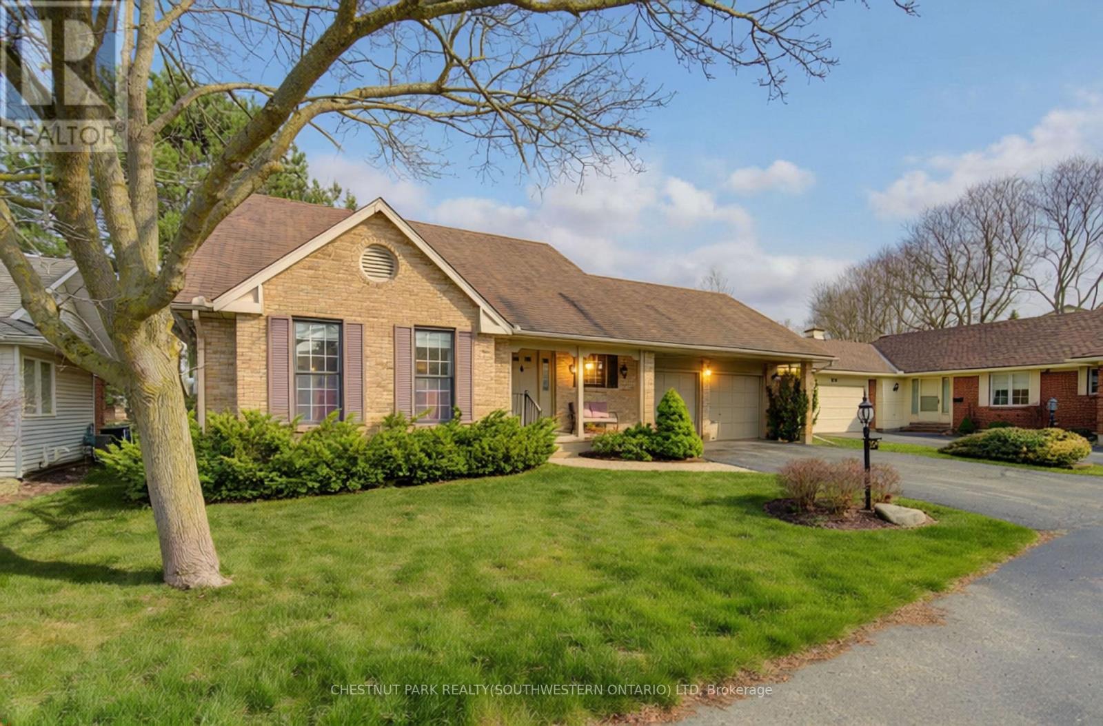 MLS® listing #30031489 for sale located at 9 - 306 ROXTON DRIVE