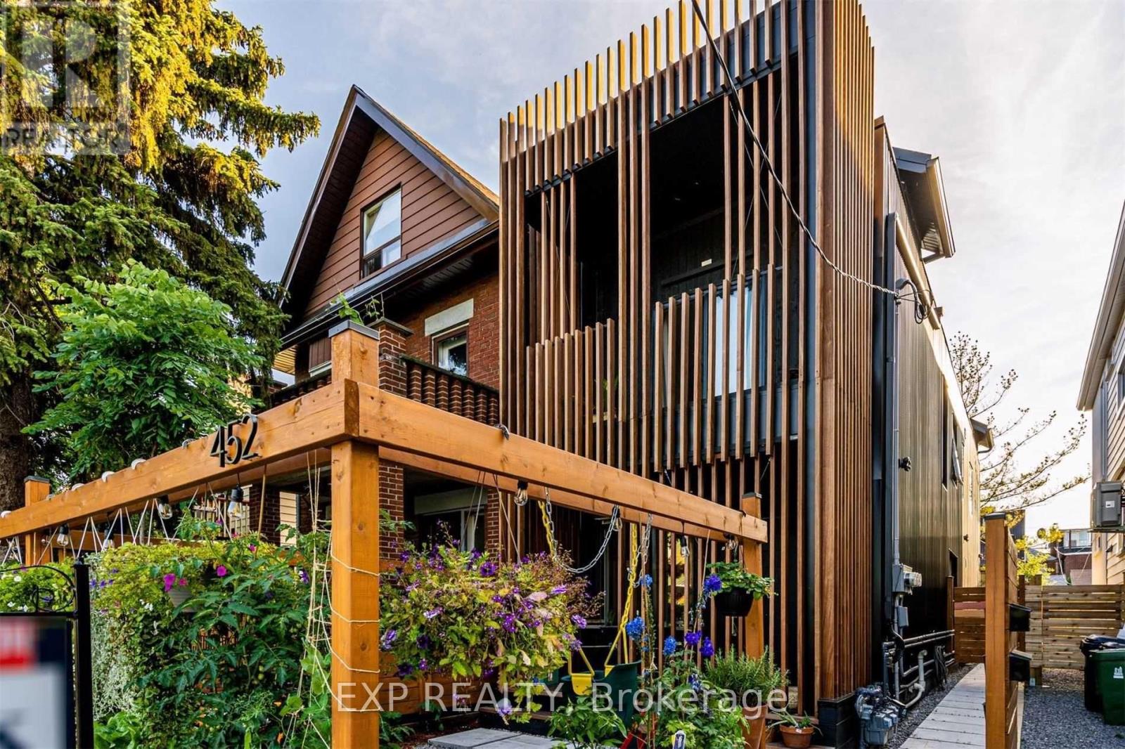 MLS® listing #30032162 for sale located at 452 MONTROSE AVENUE